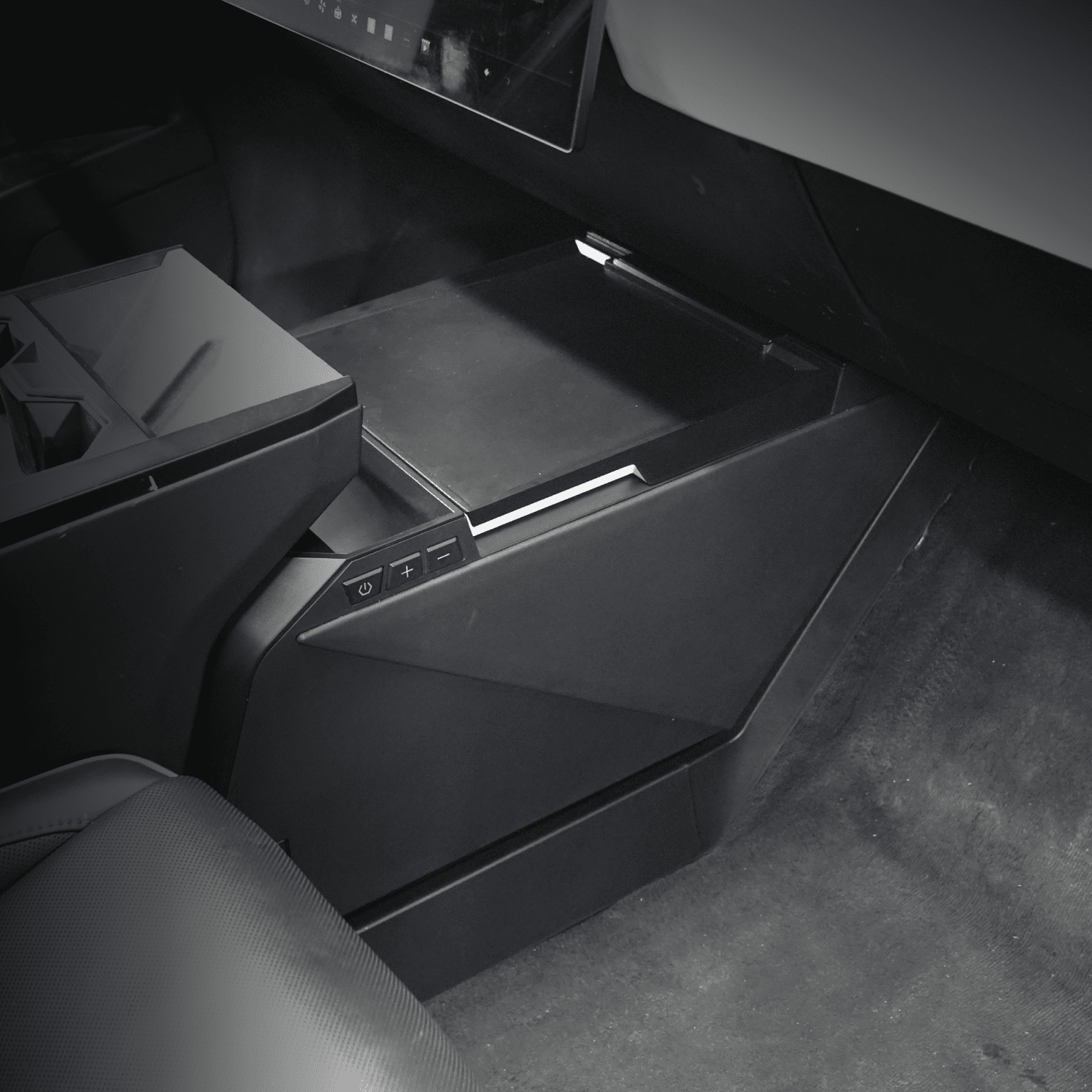 18L Center Console Floor Refrigerator for Cybertruck