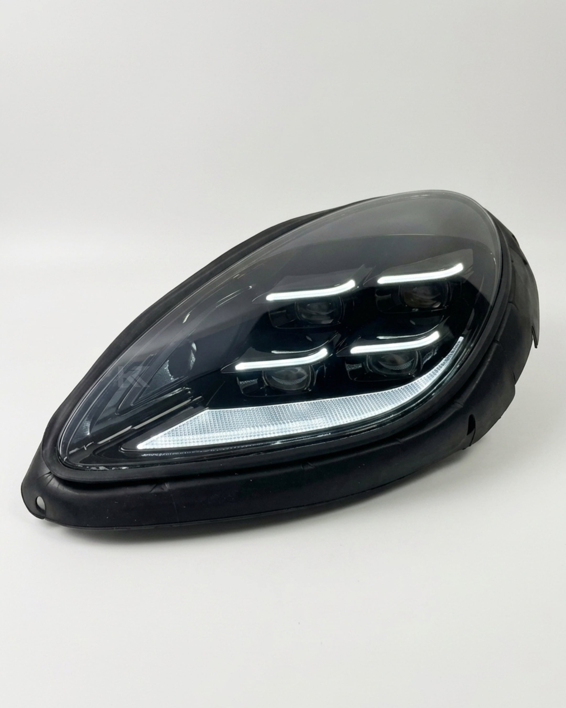 Porsche Macan 95B / 95B.1 LED Headlight Assembly with Daytime Running Lights 2014 - 2020 (Upgrade to 95B.3 Style / Replaces 96463190703)