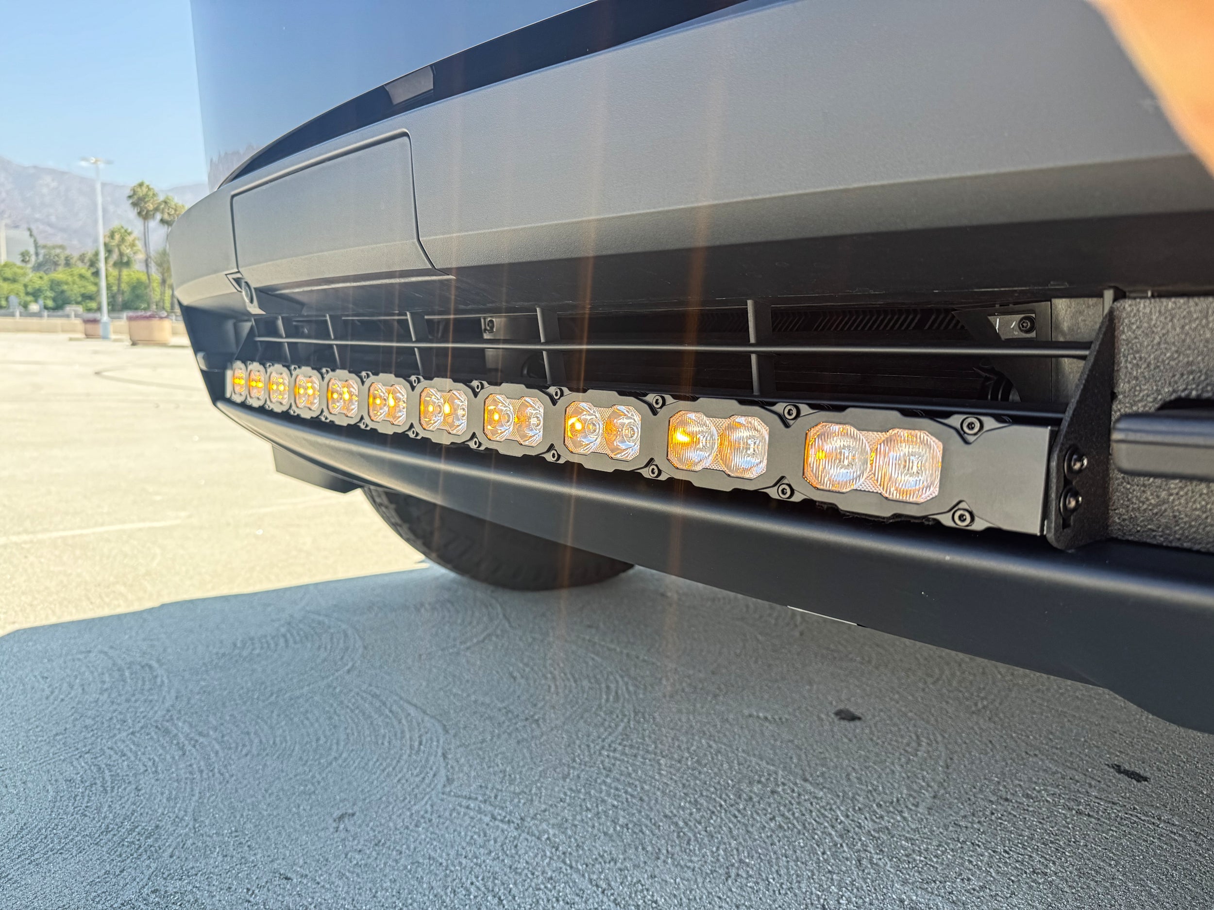 Tesla Cybertruck - Curved 40in Light Bar - PRO