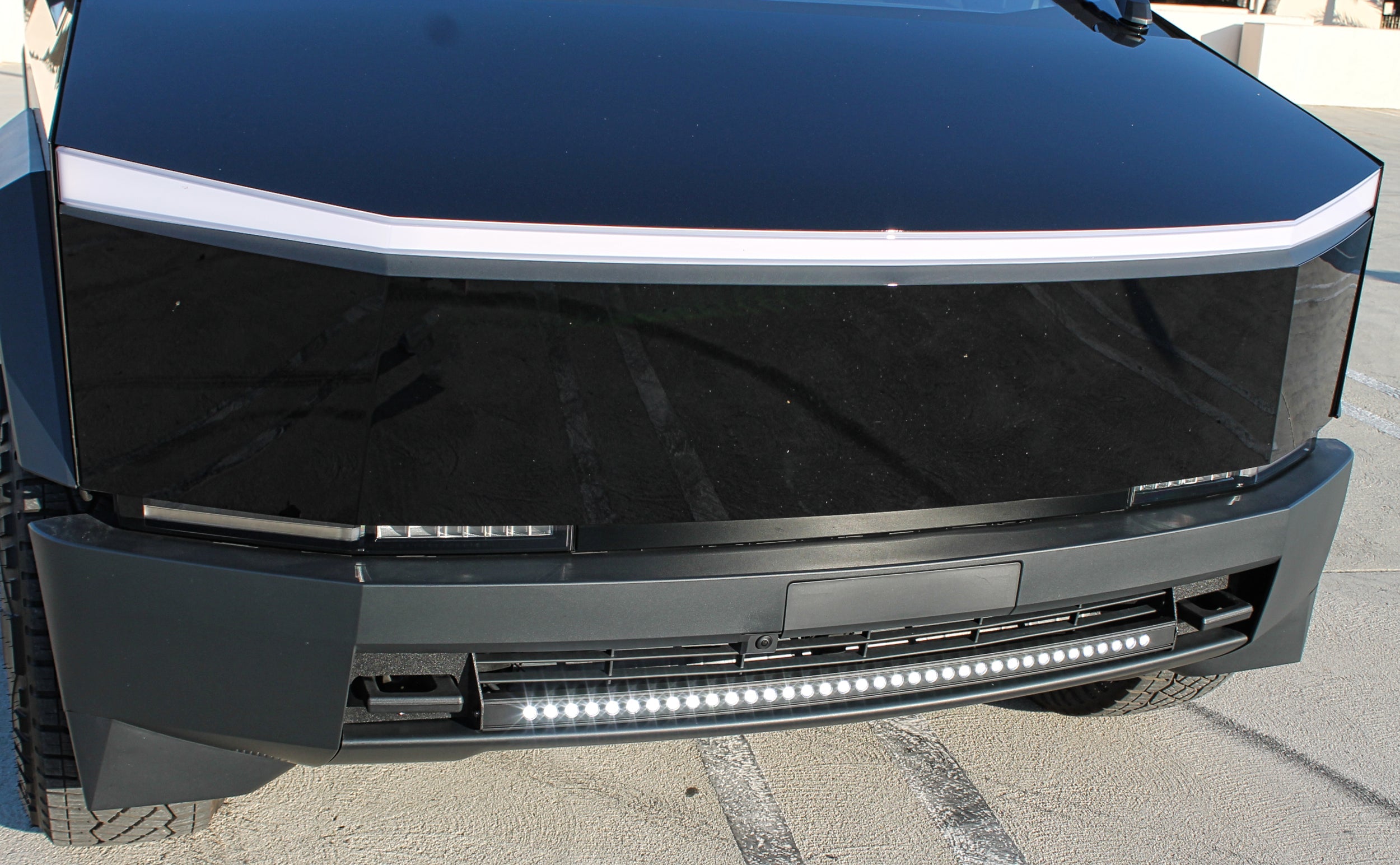 Tesla Cybertruck - Curved 40in Light Bar - Slim