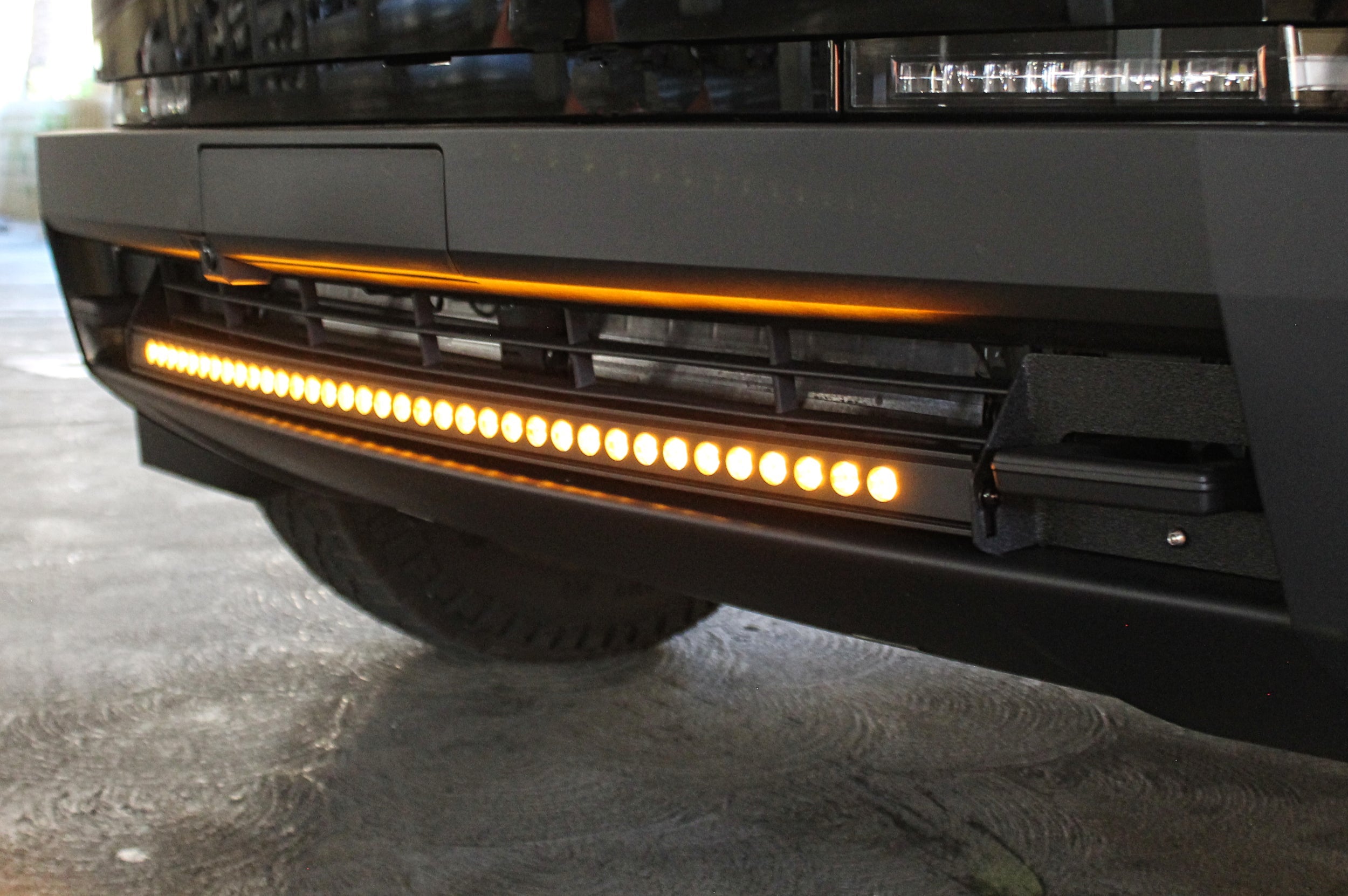 Tesla Cybertruck - Curved 40in Light Bar - Slim