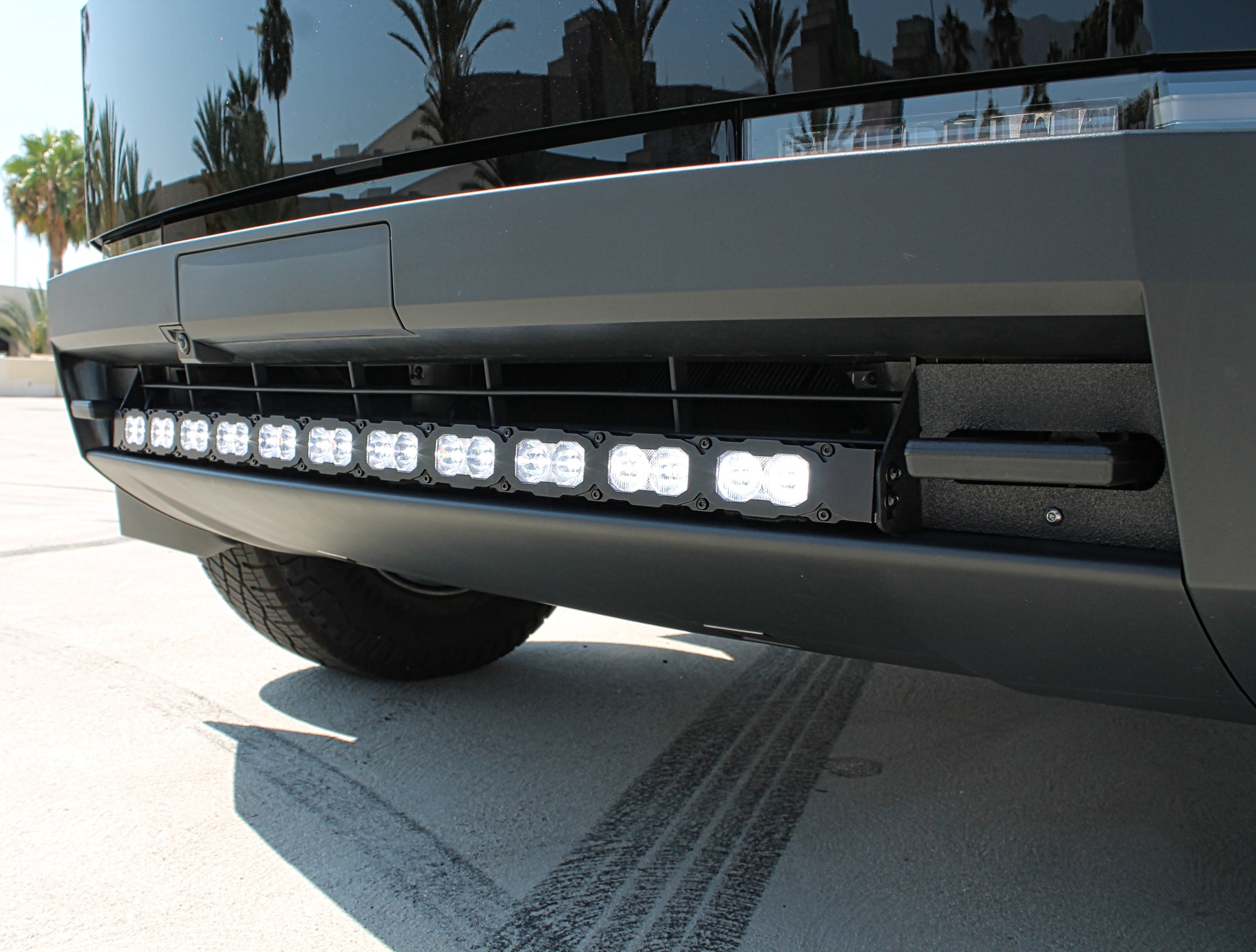 Tesla Cybertruck - Curved 40in Light Bar - PRO