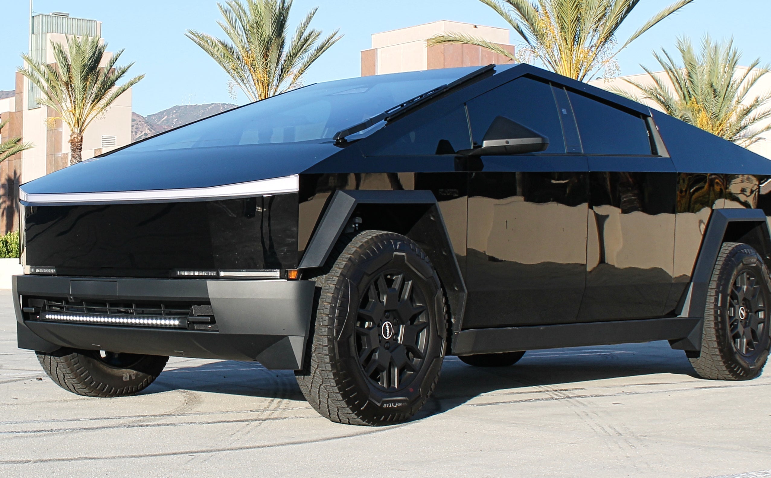 Tesla Cybertruck - Curved 40in Light Bar - Slim
