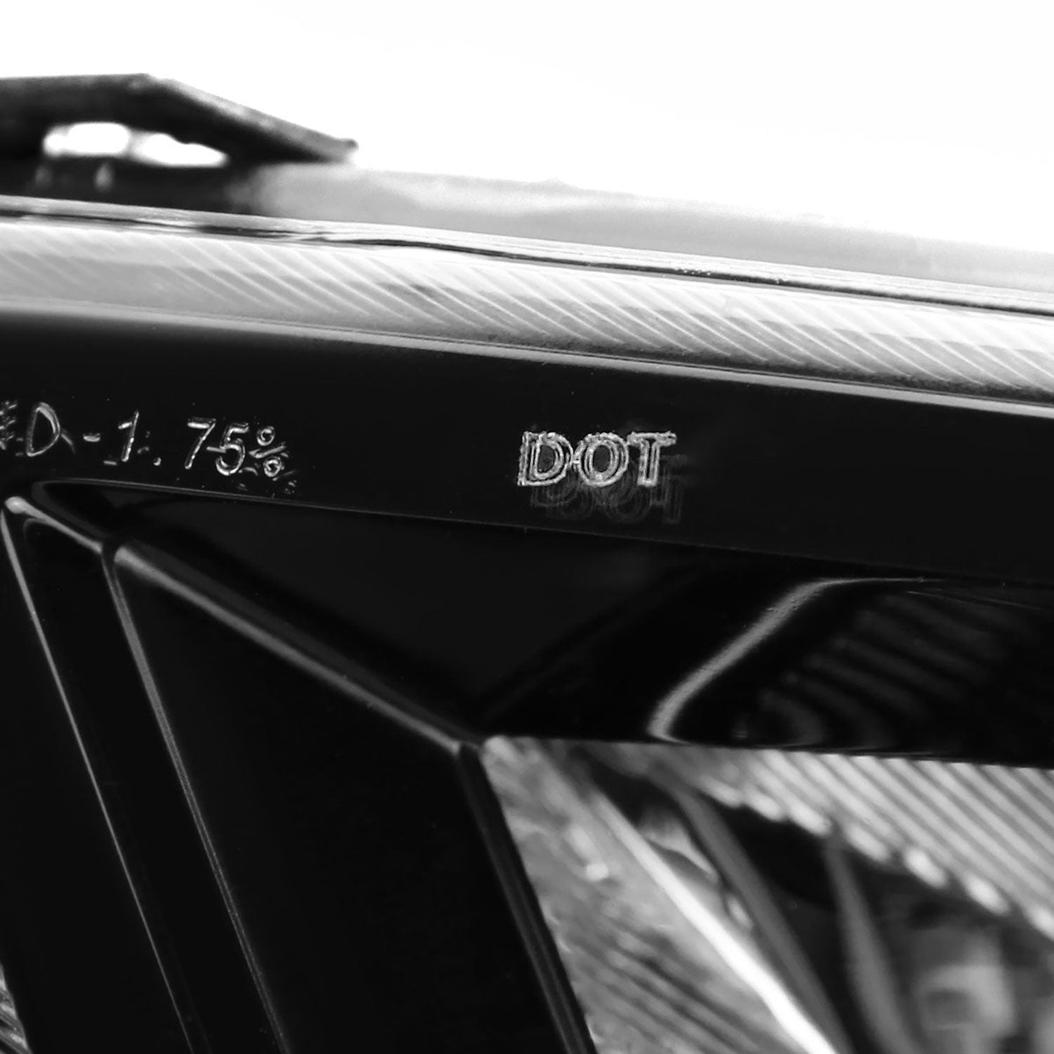 2015-2018 VW Jetta H8 Fog Lights Kit w/ Switch & Wiring Harness Chrome/Clear