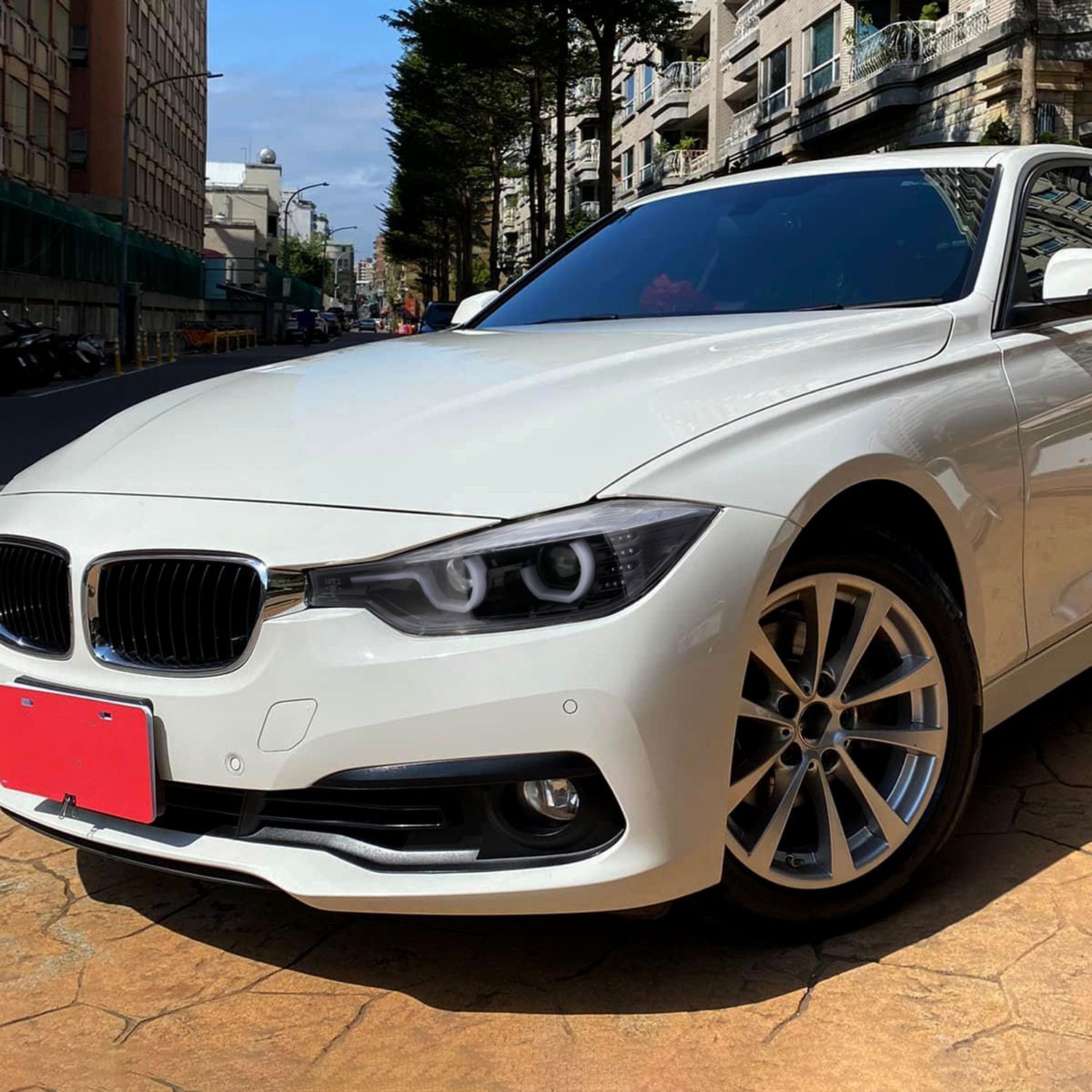 2012-2015 BMW F30 3 Series Sedan Dual U-Bar Headlights LED Signal Lights Jet Black