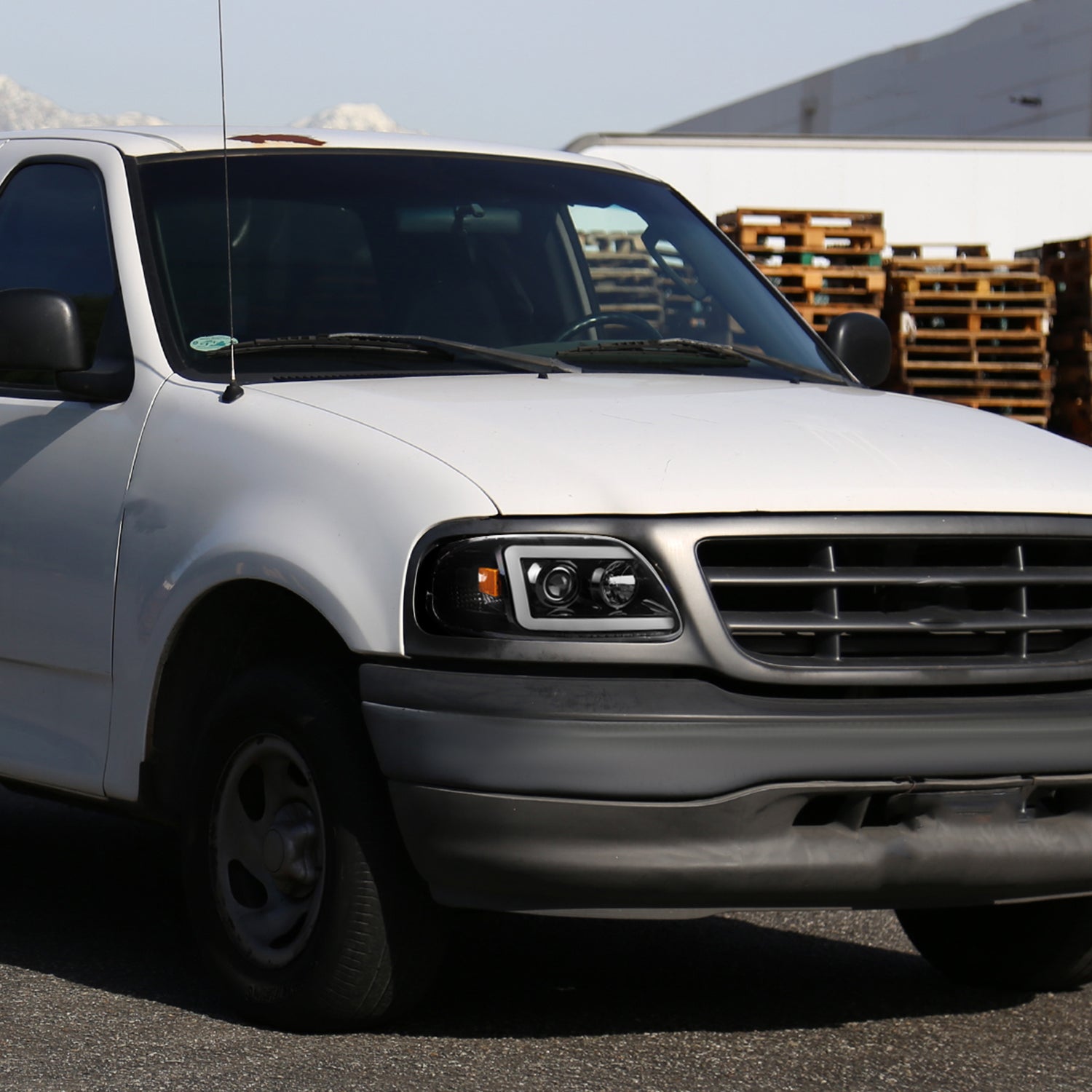 1997-2004 Ford F-150 / 1997-2002 Expedition LED CBar Projector Headlights Black