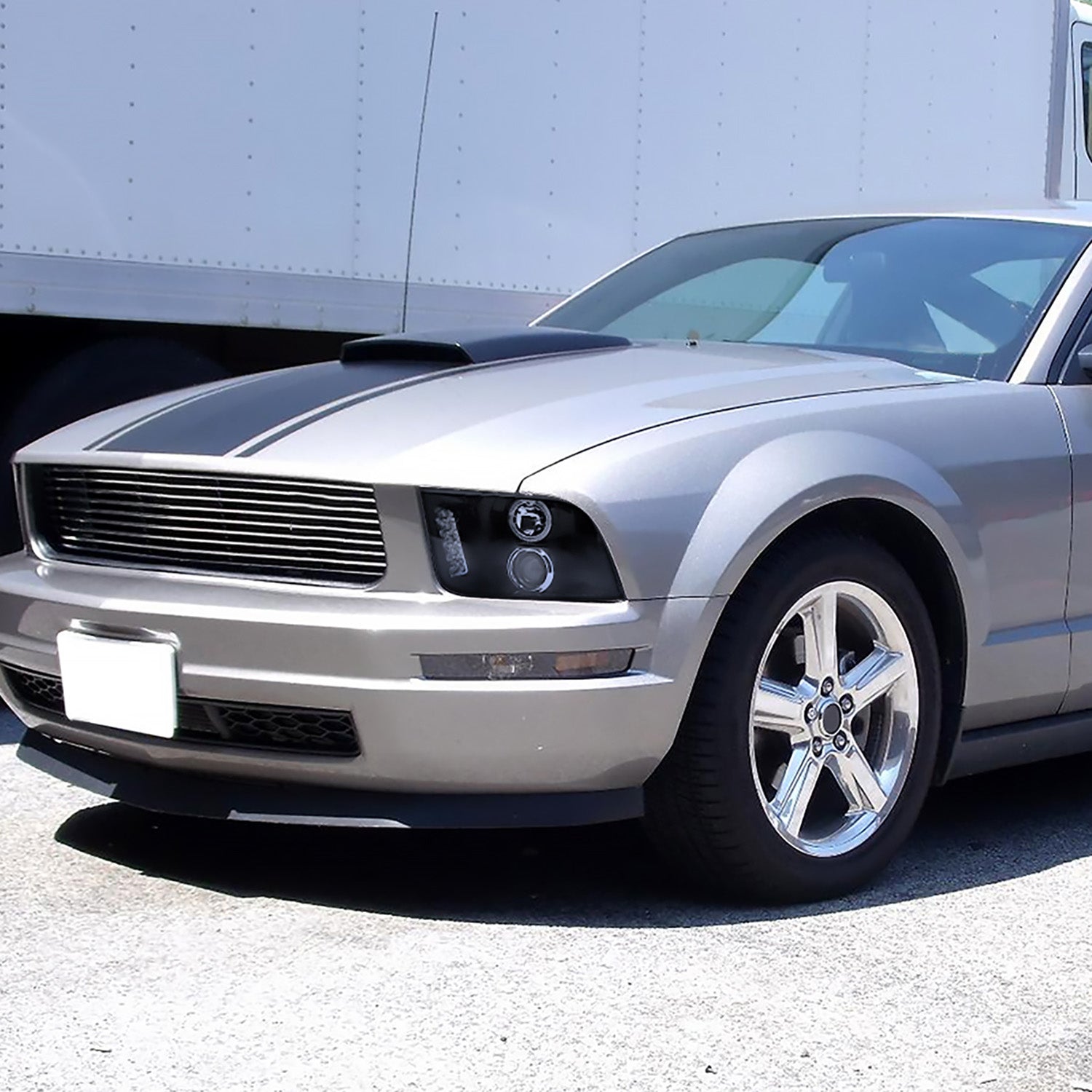 2005-2009 Ford Mustang Halo Projector Headlights LED Light Strip Black/Smoke