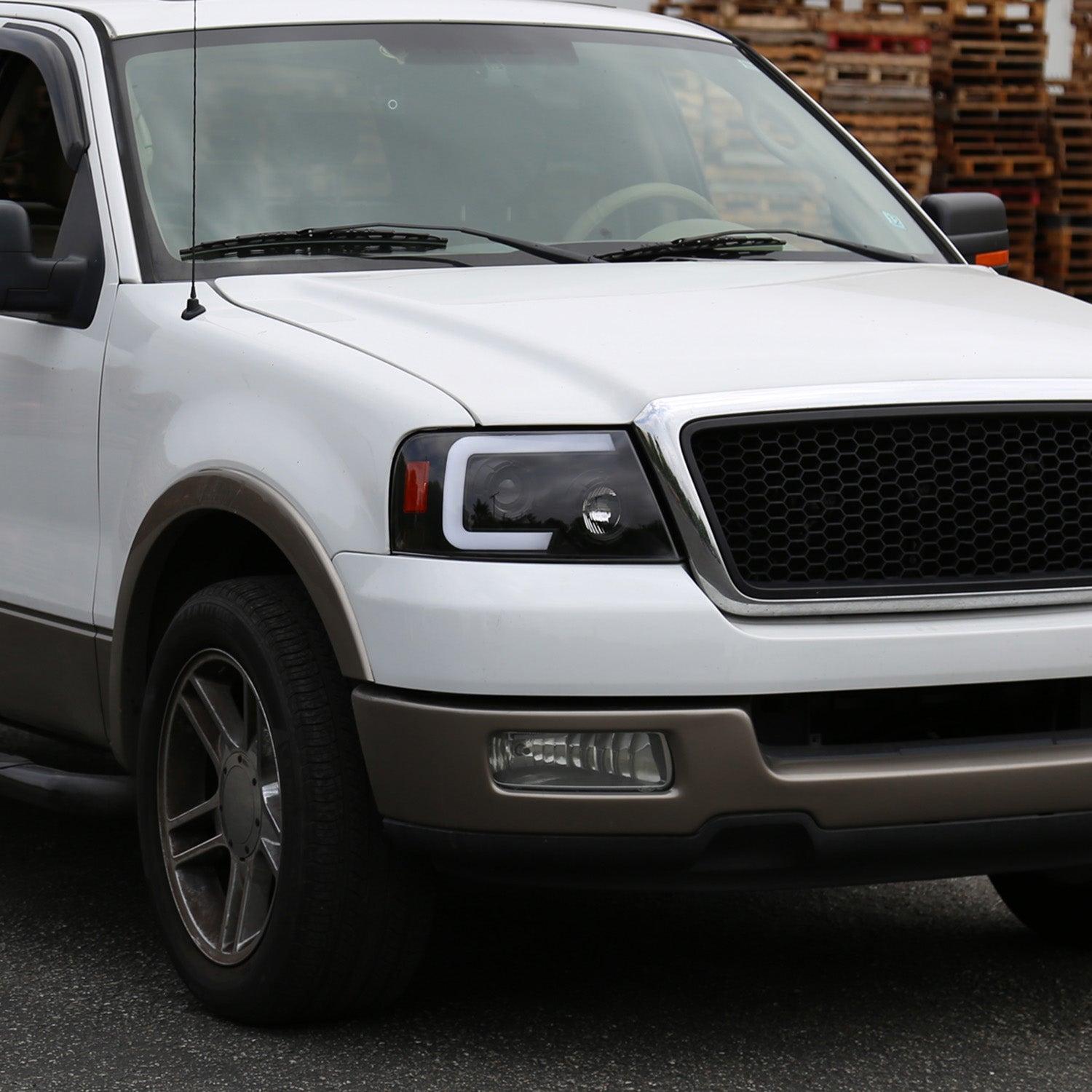 2004-2008 Ford F-150/Lincoln Mark LT LED CBar Projector Headlights Black