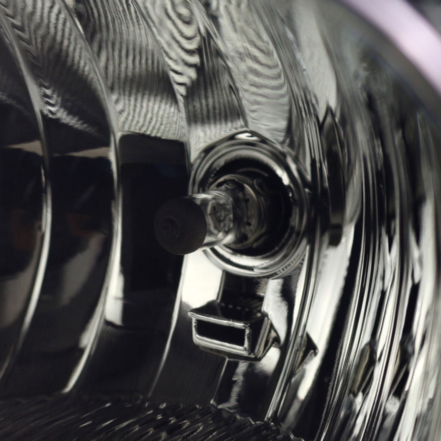 2002-2007 Chevy Silverado/Avalanche H10 Fog Lights Chrome Housing/Smoke Lens