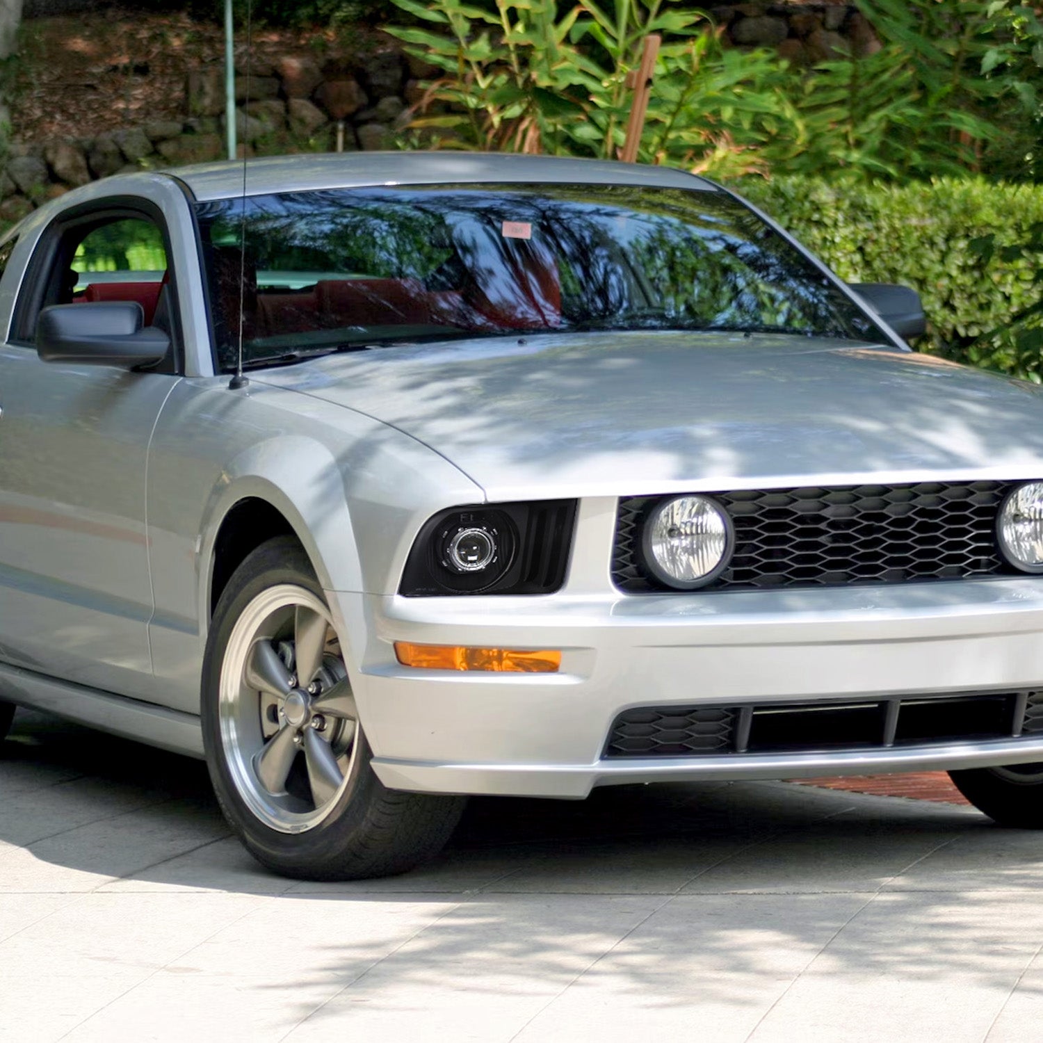 2005-2009 Ford Mustang H1 Projector Headlights Matte Black/Clear Lens