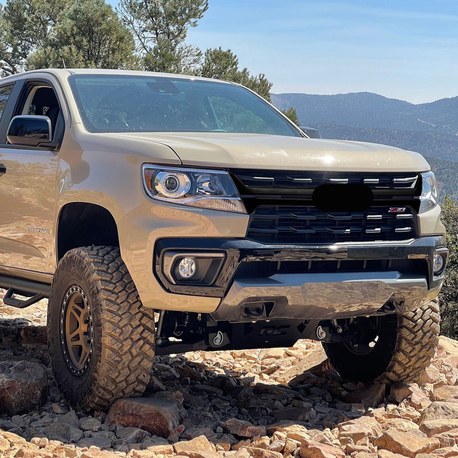 2021-2022 Chevrolet Colorado Grille Overlay Gloss Black 1Pcs ABS Plastic