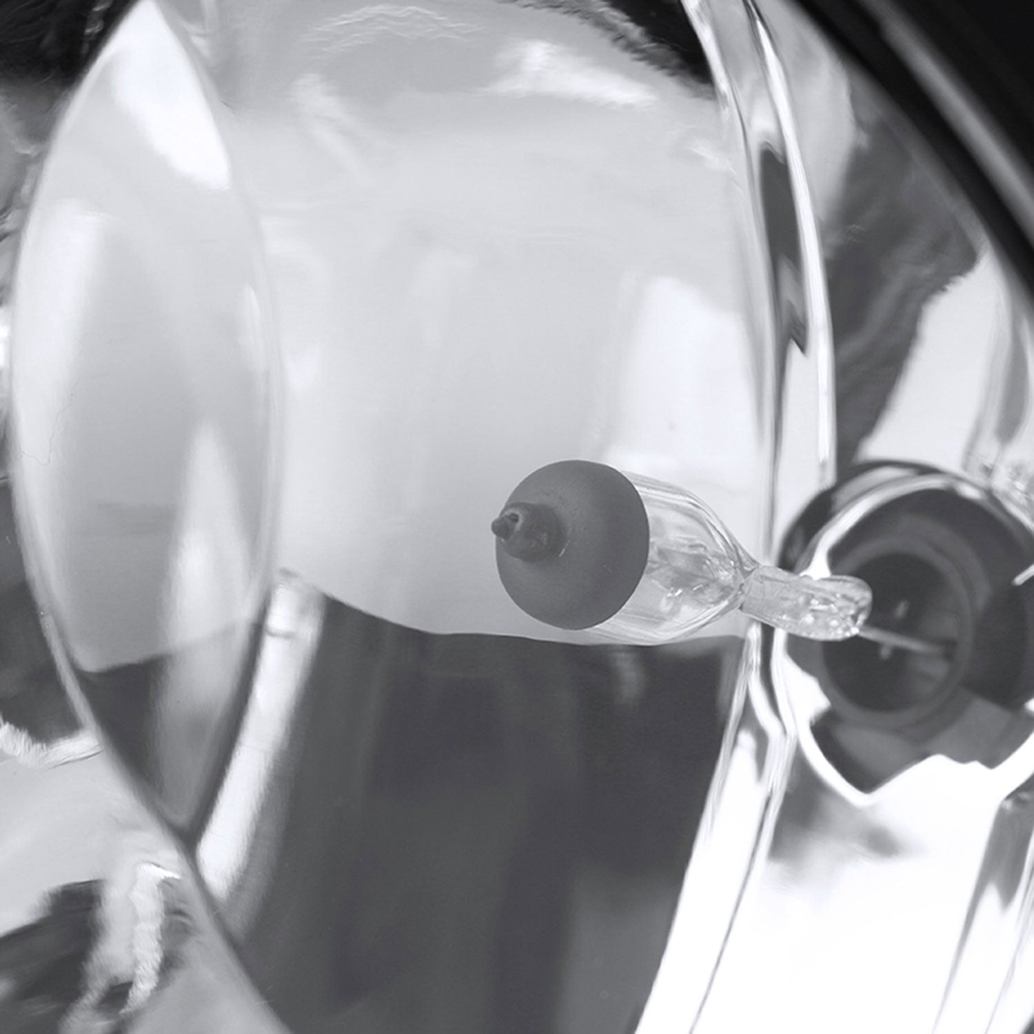 2002-2009 GMC Envoy 12V/27W Fog Lights Chrome Housing/Clear Lens