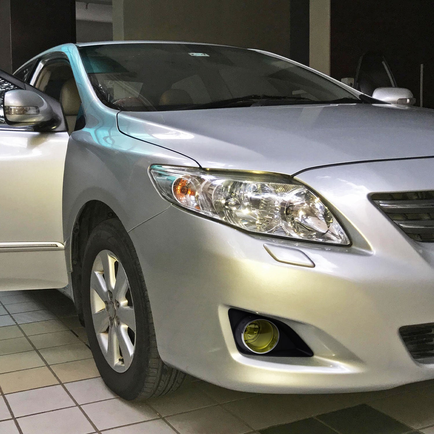 2009-2010 Toyota Corolla H11 Fog Lights Kit Chrome Housing/Yellow Lens