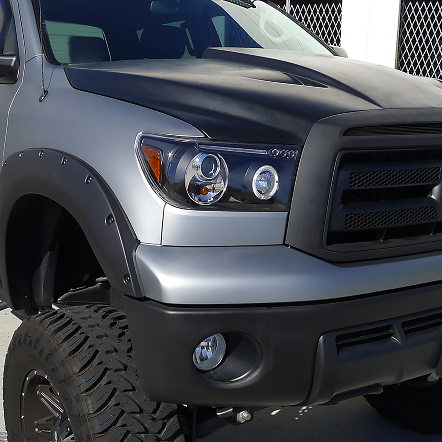 2007-2013 Toyota Tundra/ 08-2017 Sequoia Single Halo Projector Headlights Black