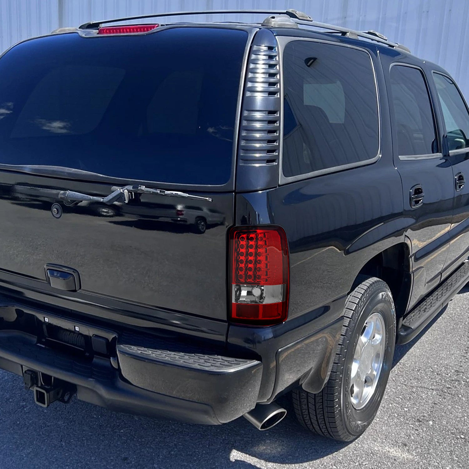 2000-2006 Chevy Suburban/Tahoe/Yukon/Yukon XL LED Tail Lights Chrome/Red Clear