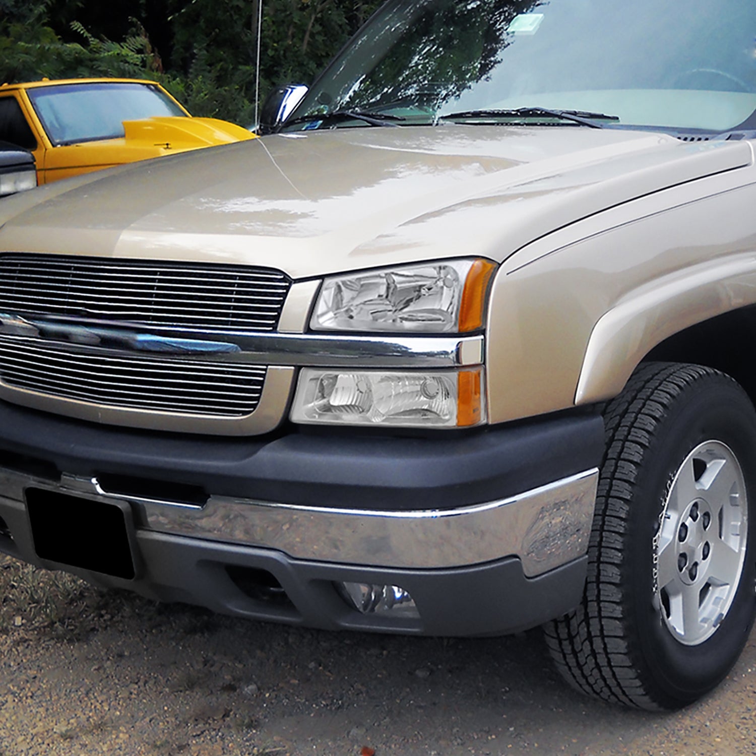 2002-2006 Chevy Avalanche/ 03-2007 Silverado Factory Headlights Bumper Lights