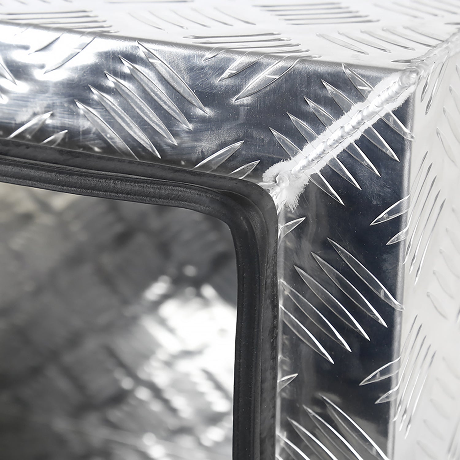 Universal 24" Heavy Duty Underbody Truck Tool Box w/ T-Handle Latch Lock & Keys