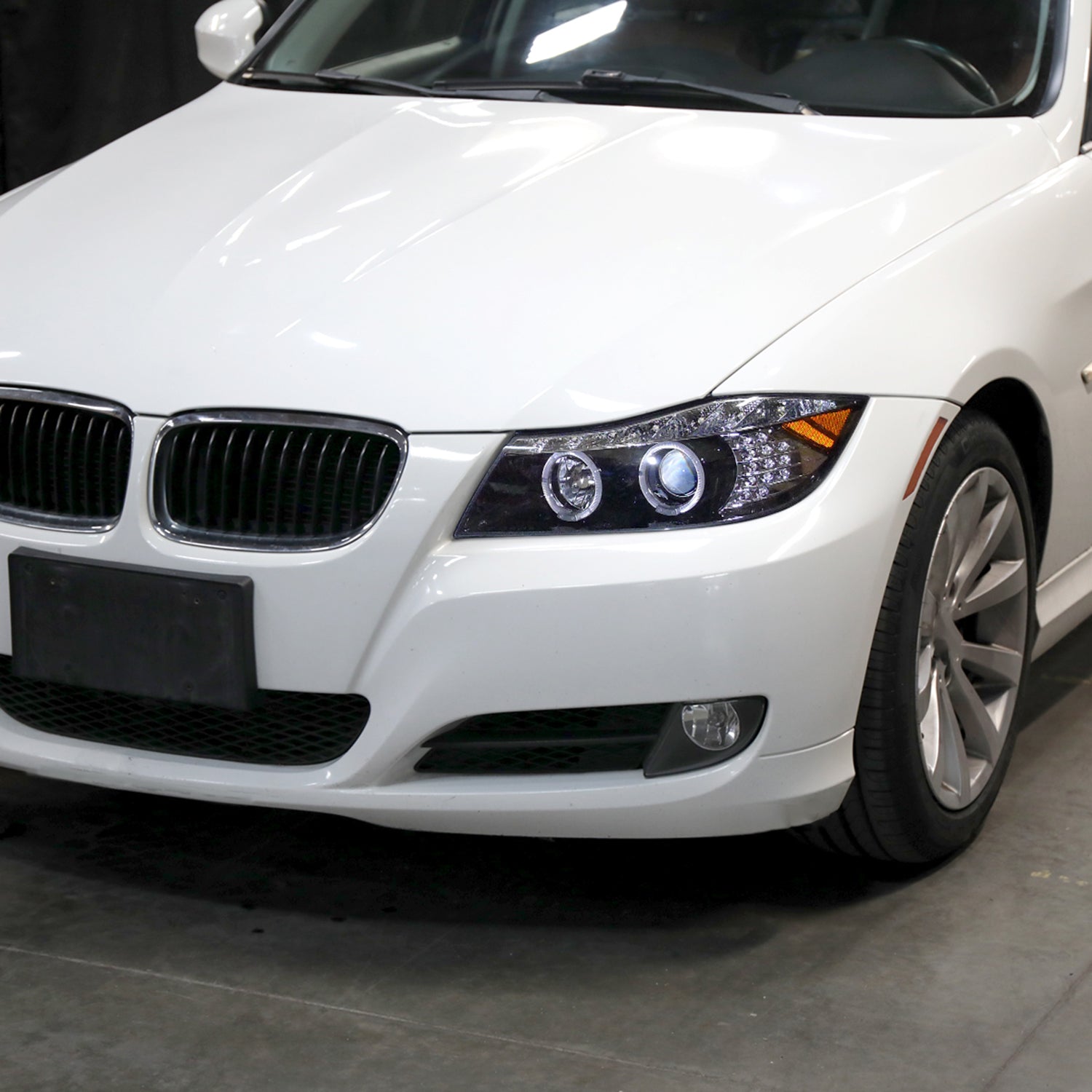 2006-2008 BMW E90 3 Series Dual Halo Headlights LED Light&LED Signal Lights