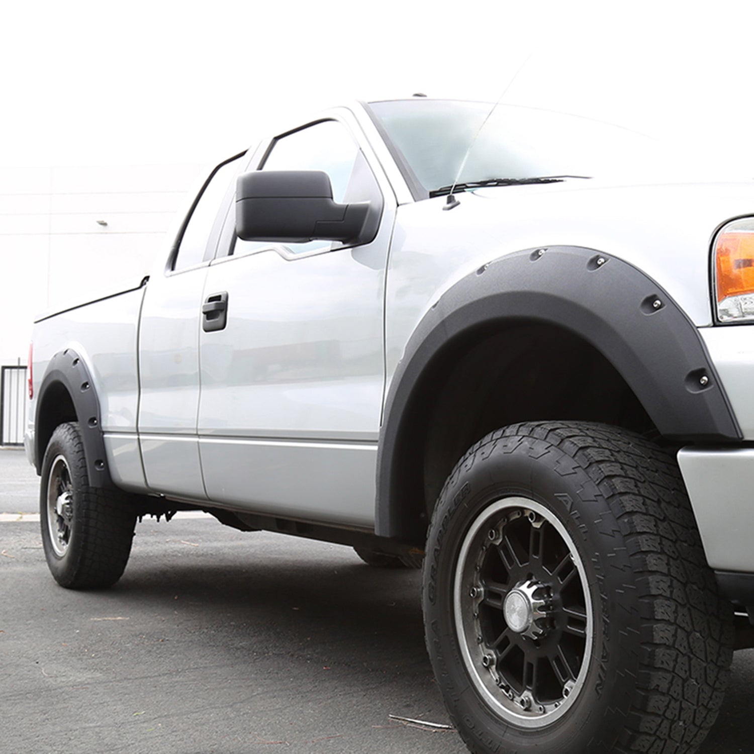 2004-2008 Ford F-150/07-2008 Lincoln Mark LT Textured Rivet Style Fender Flares