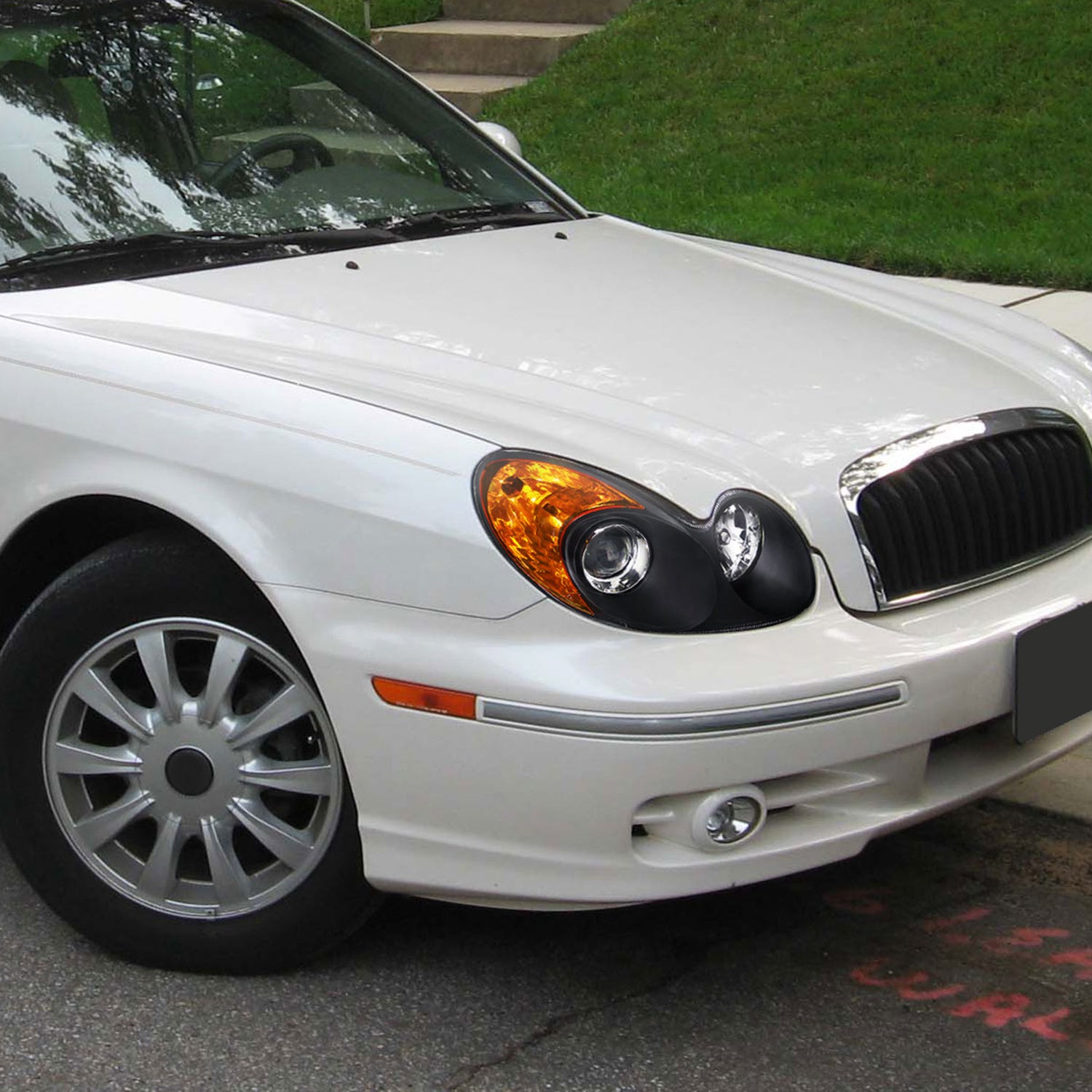 2002-2005 Hyundai Sonata Projector Headlights Matte Black Housing/Clear Lens