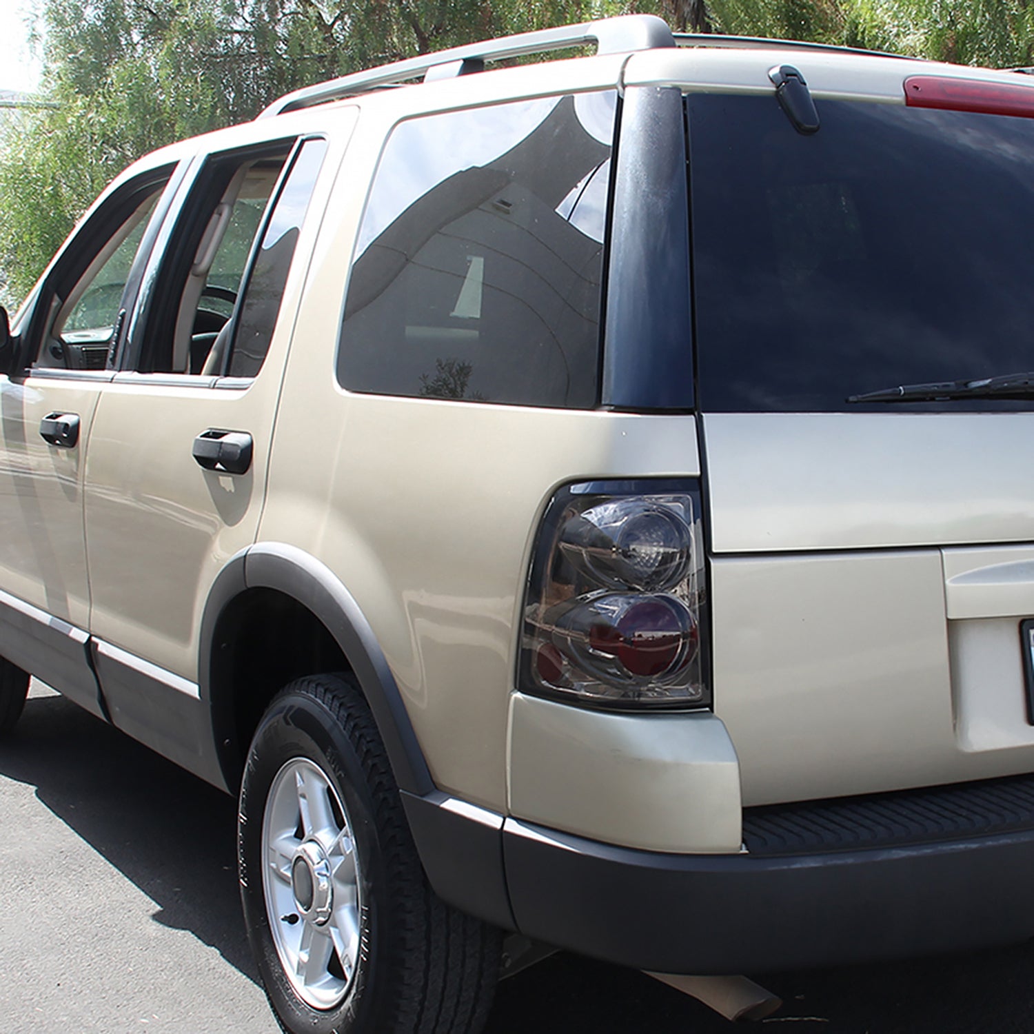 2002-2005 Ford Explorer Tail Lights Chrome Housing/Smoke Lens