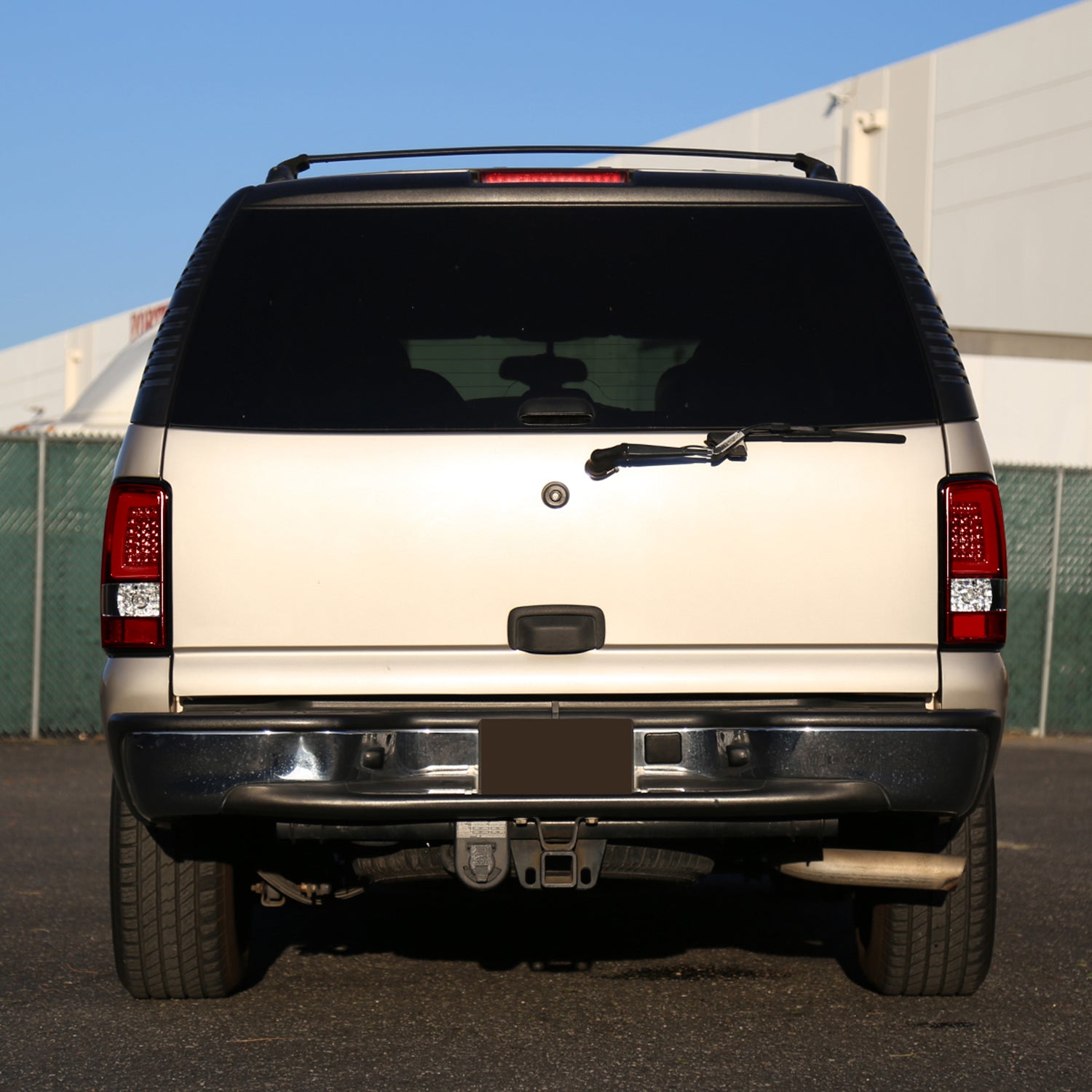 2000-2006 Chevy Suburban/Tahoe/Yukon/Yukon XL LED C Bar Tail Lights Chrome/Red