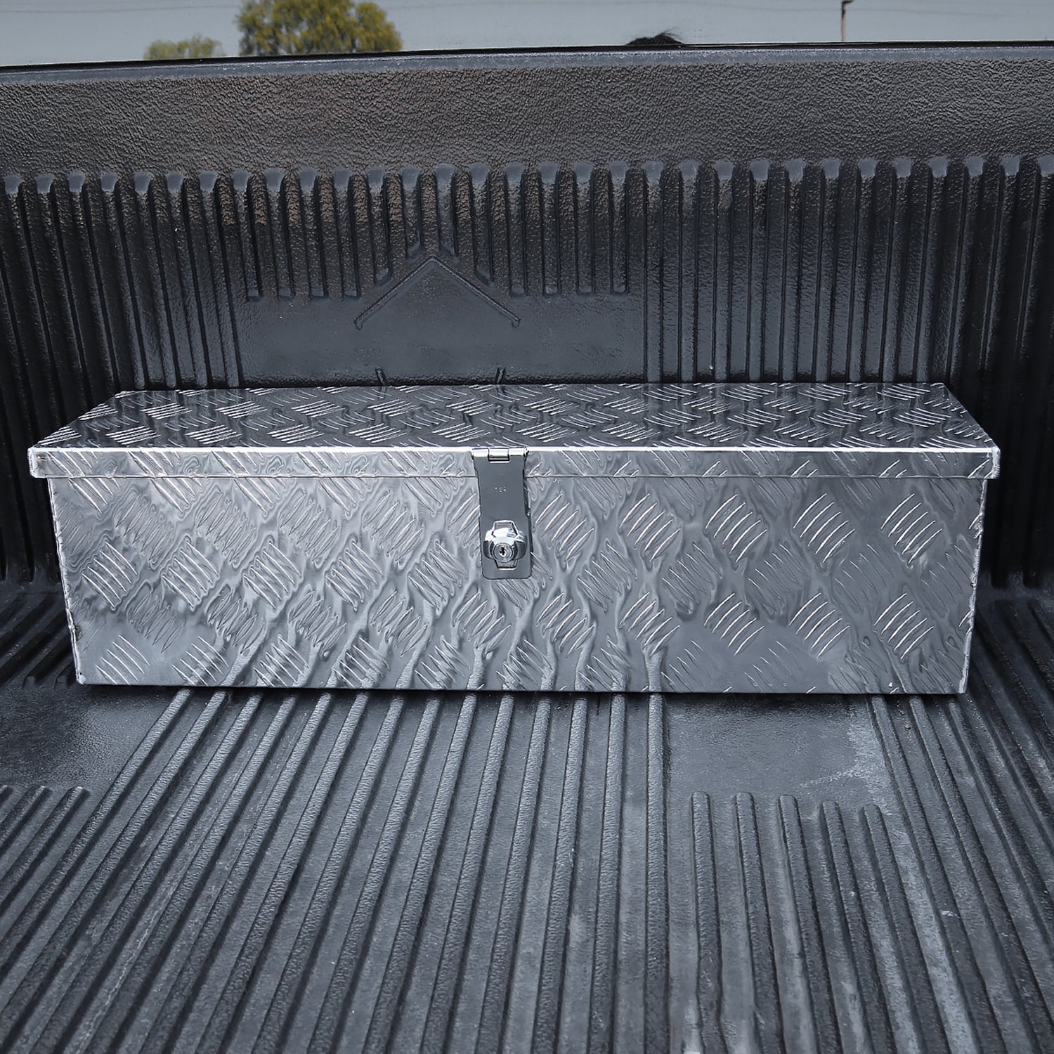 Universal 31" Heavy Duty Silver Aluminum Tool Box w/ Side Handles Lock & Keys