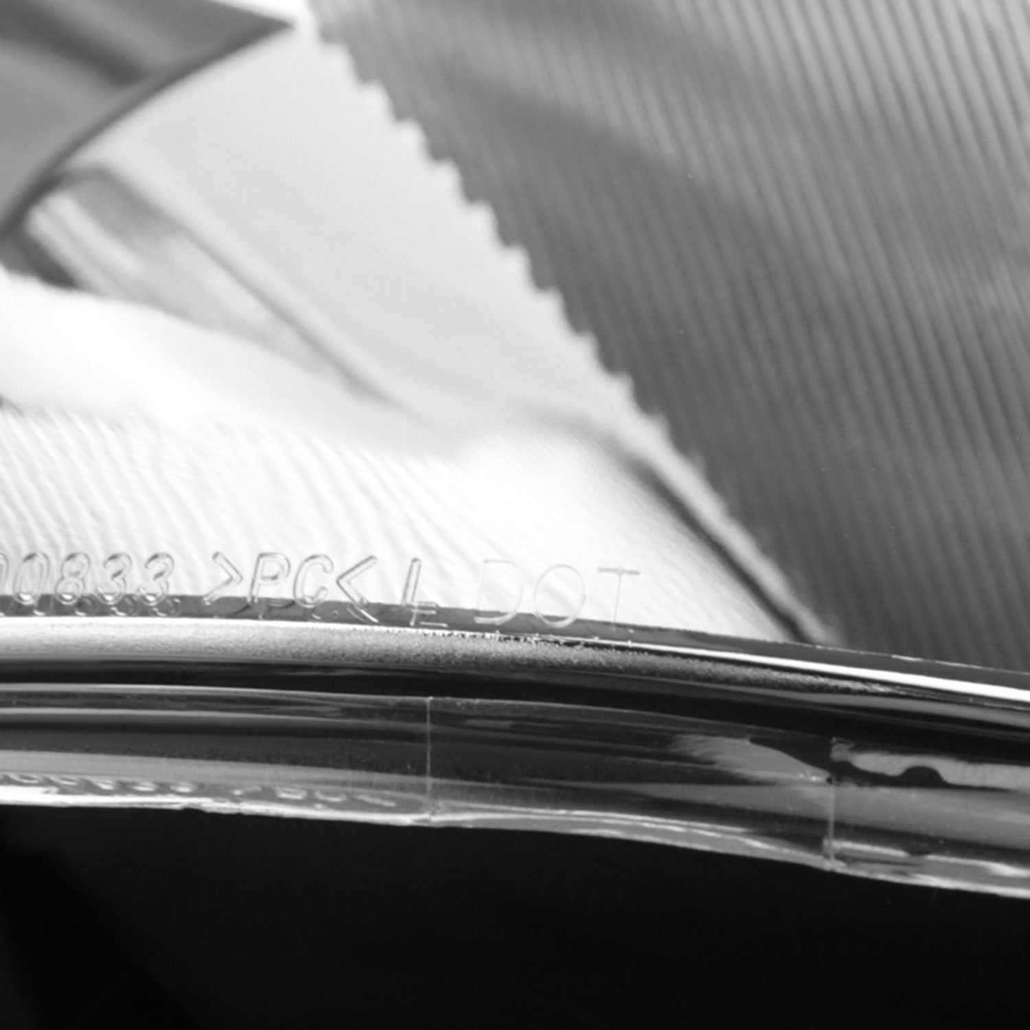 2004-2005 Honda Civic Coupe/Sedan H11 Fog Lights Kit - HZ Chrome/Clear Lens