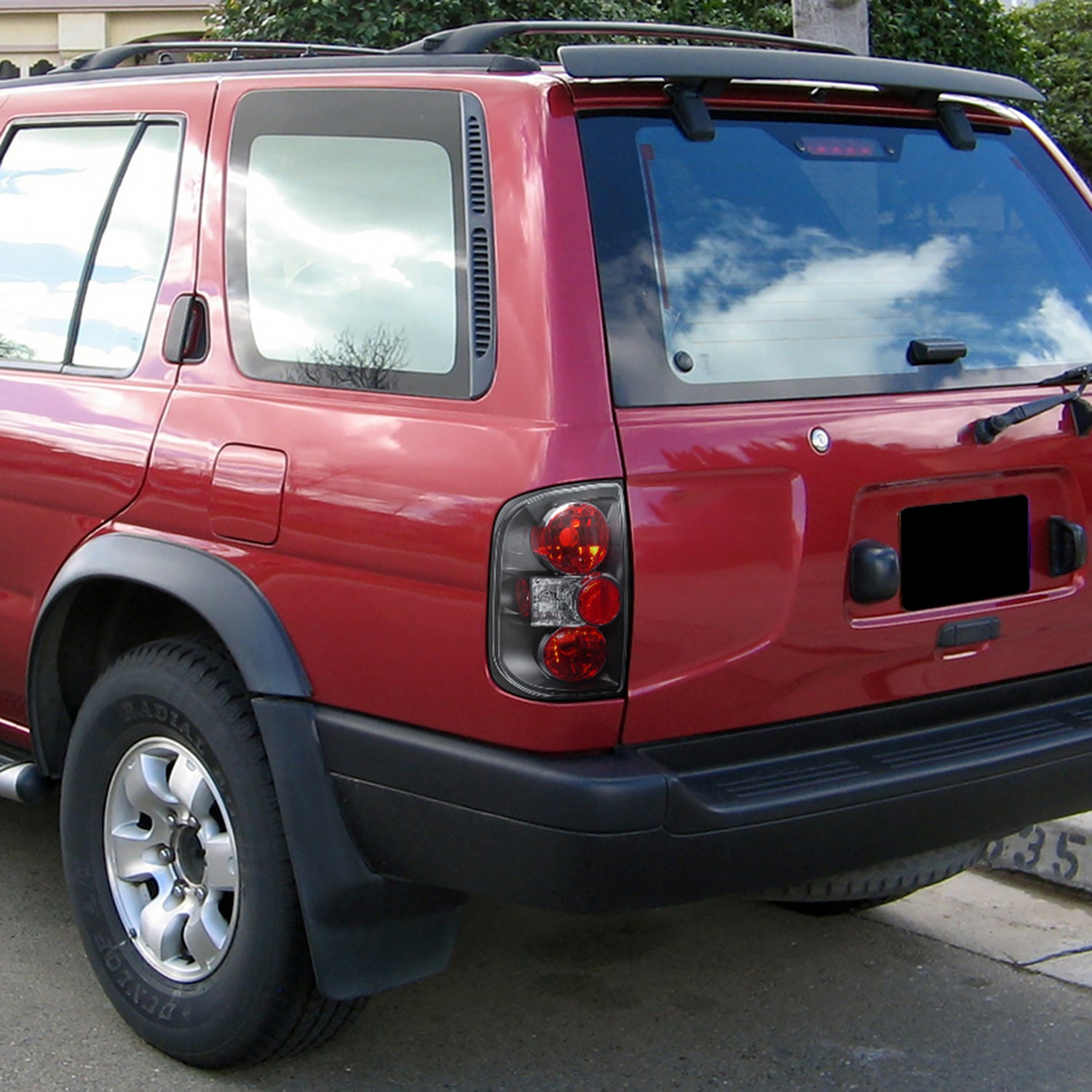 1996-2004 Nisssan Pathfinder/ Infiniti QX4 Tail Lights Matte Black/Clear Lens