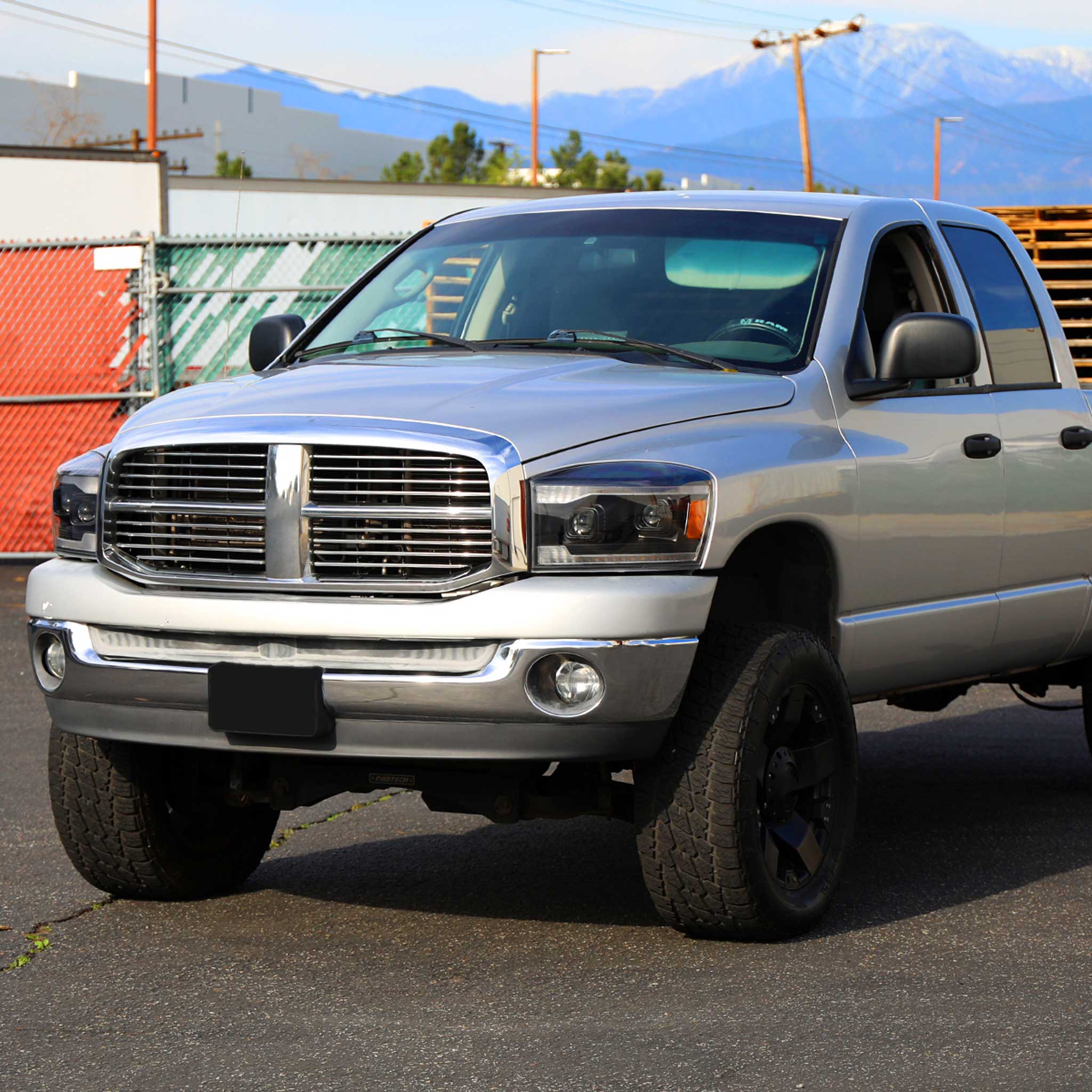 For Dodge RAM 1500 2006-08 / RAM 2500 3500 2006-09 Headlights Switchback Amber LED Strips Turn Signals DRL Black Housing Clear Lens