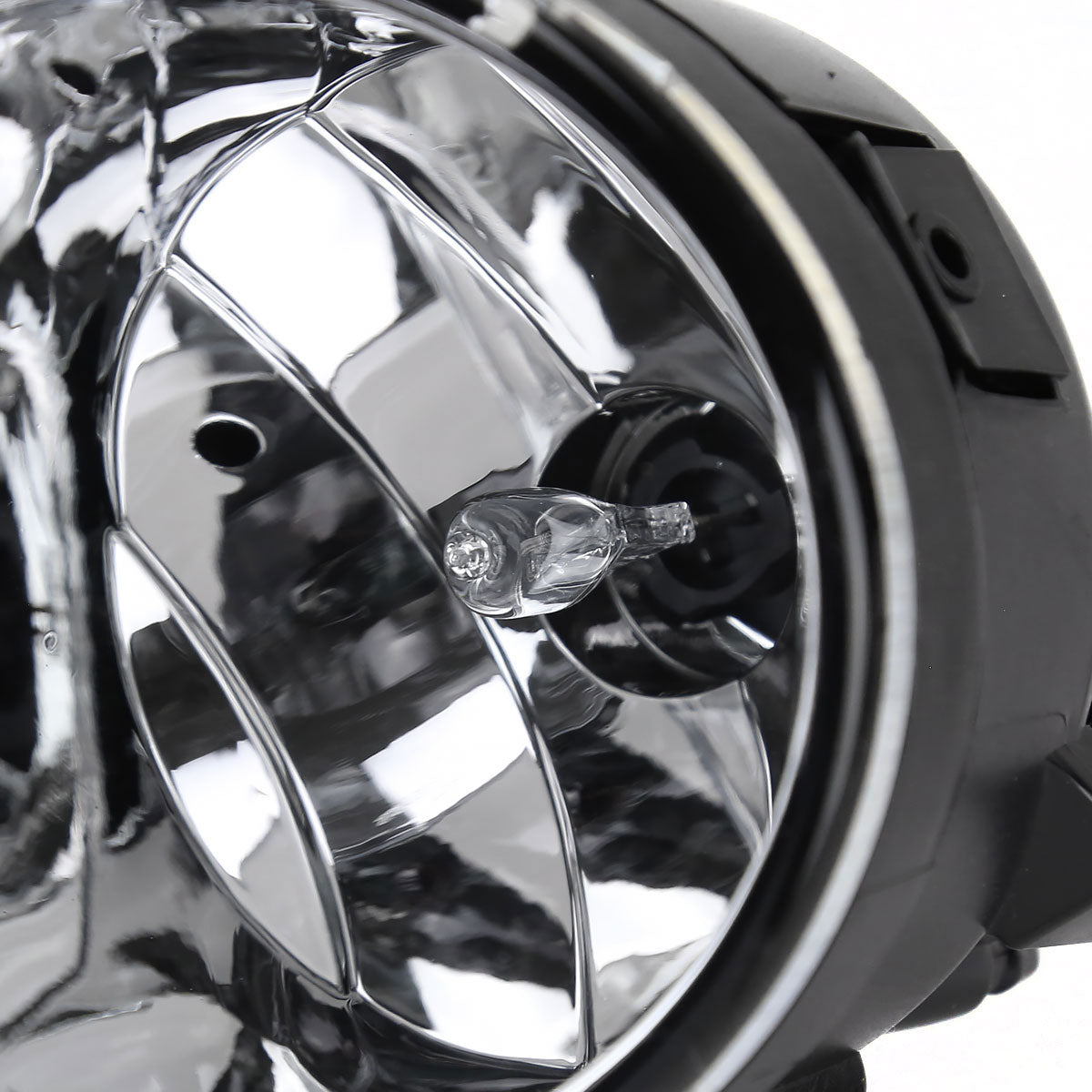 2004-2015 Nissan Titan/ 2005-2007 Armada Bumper Fog Lights Chrome/Clear Lens