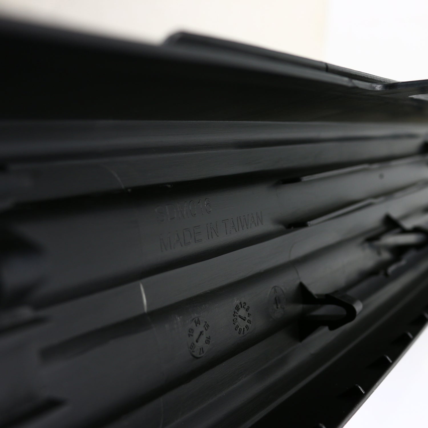 2009-2014 Ford F-150 Styleside Black Trunk Tailgate Cap Top Protector Cover