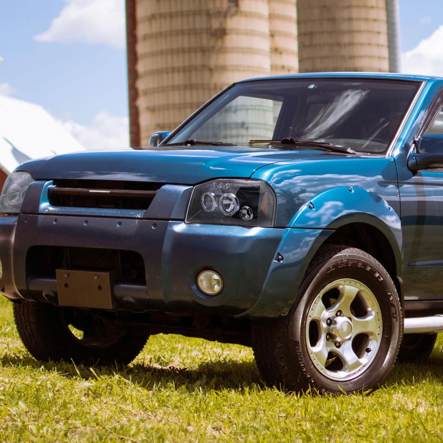 2001-2004 Nissan Frontier Dual Halo Projector Headlights Glossy Black/Smoke