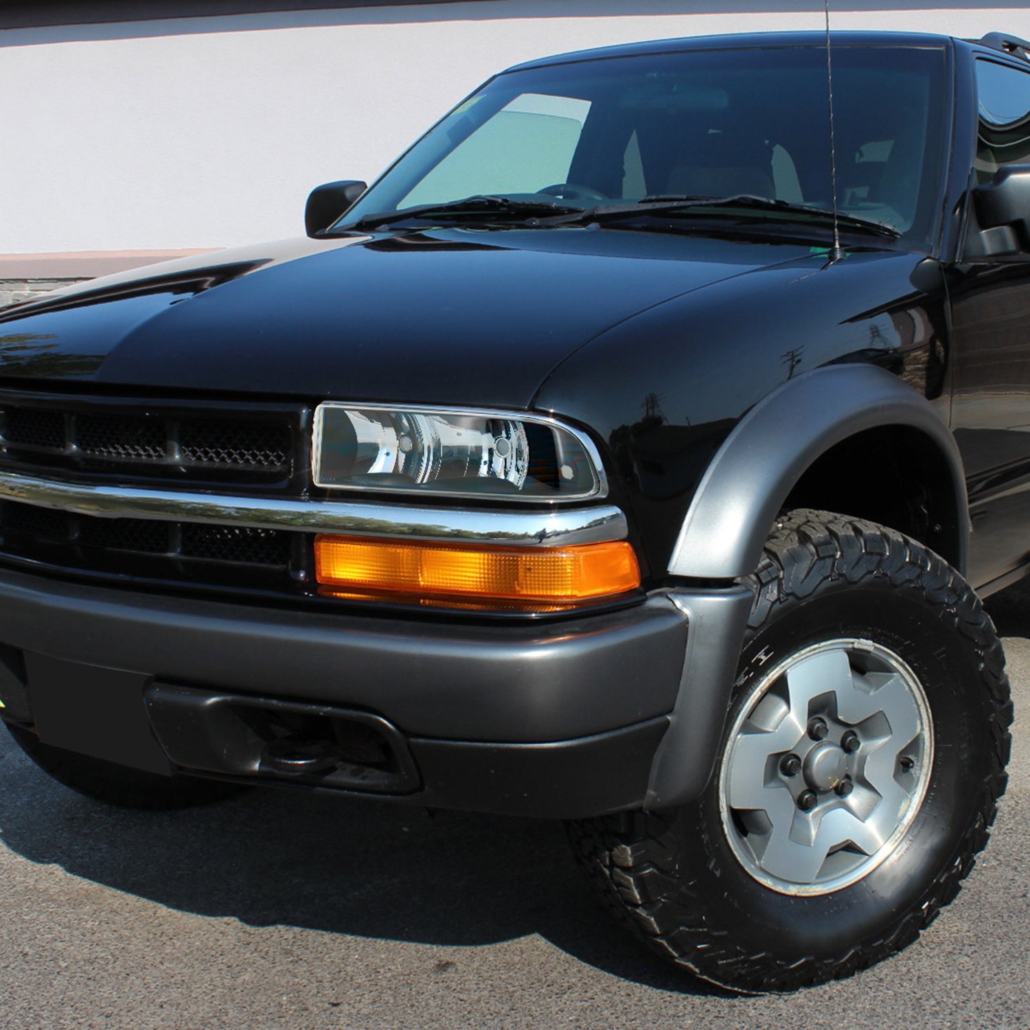 1998-2004 Chevy S10/Blazer Factory Style Headlights Matte Black/Clear Lens