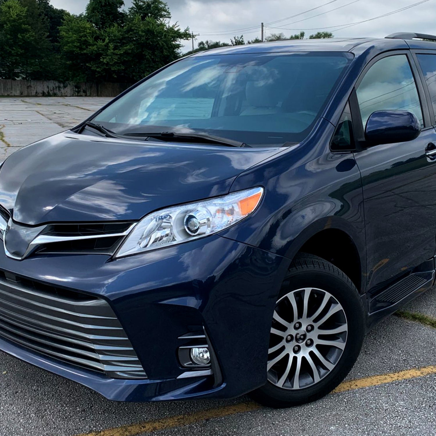 2011-2020 Toyota Sienna Projector Headlights Chrome Housing/Clear Lens