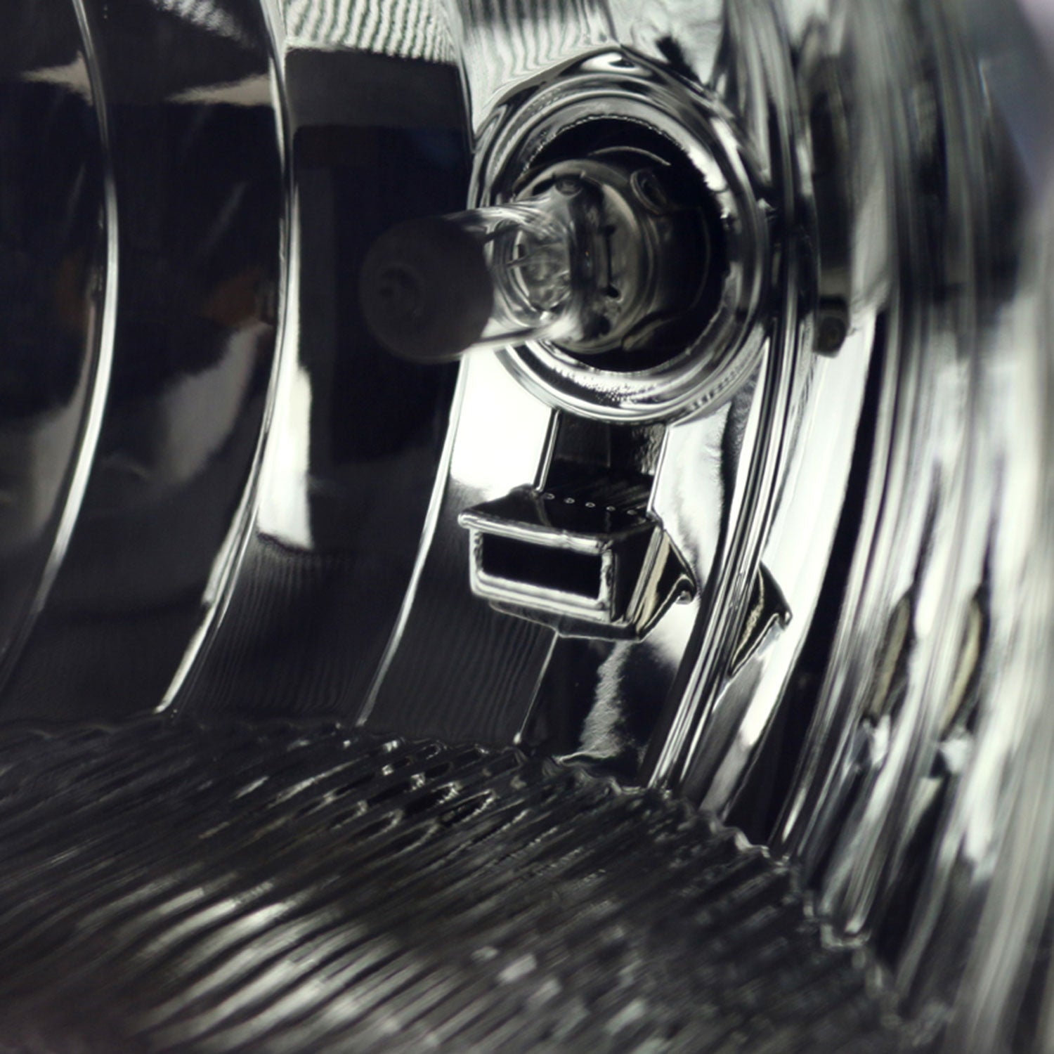 2002-2007 Chevy Silverado/Avalanche H10 Fog Lights Wiring Kit Chrome/Smoke