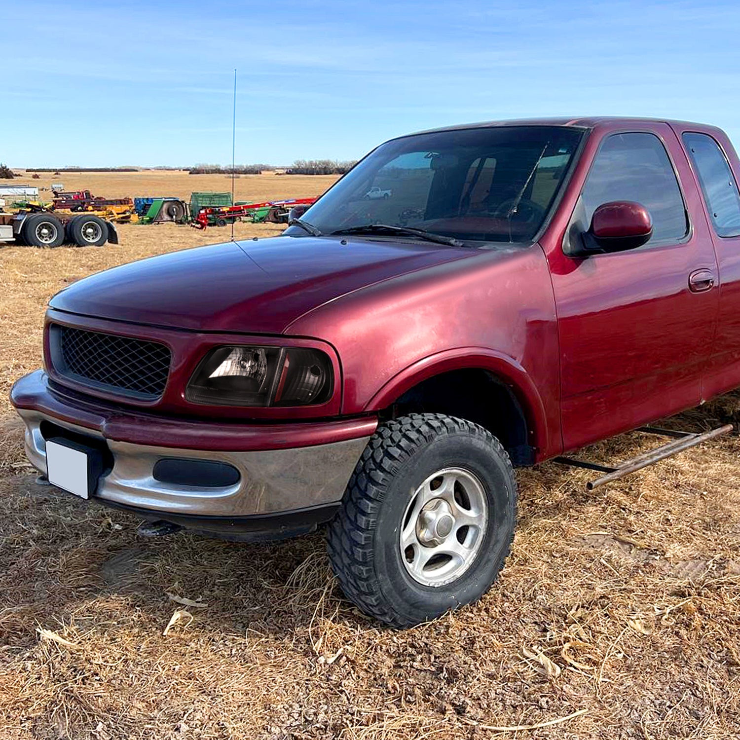 1997-2004 Ford F-150/Expedition Factory Crystal Headlights Matt Black/Clear