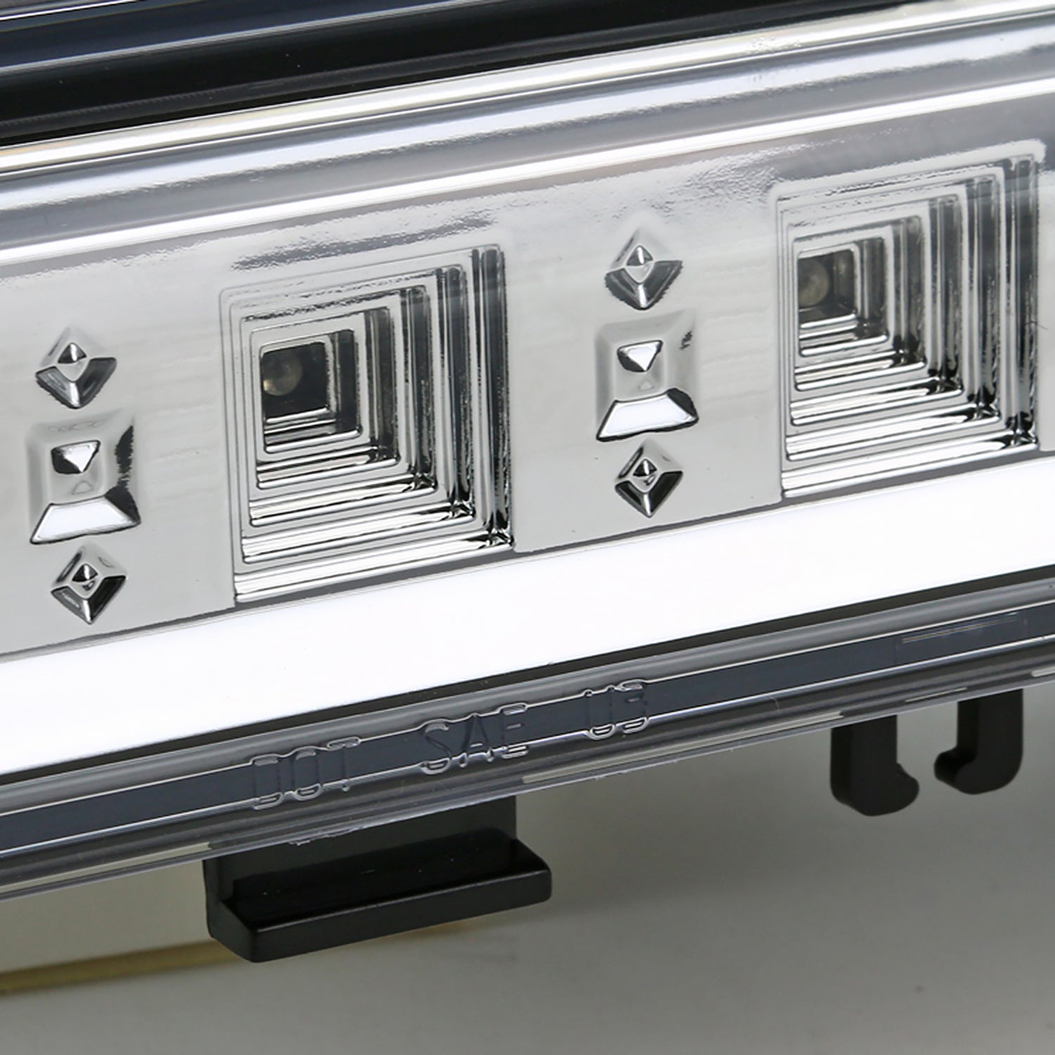 2000-2006 Chevy Suburban/Tahoe/Yukon/Yukon XL LED 3rd Brake Light Chrome/Clear