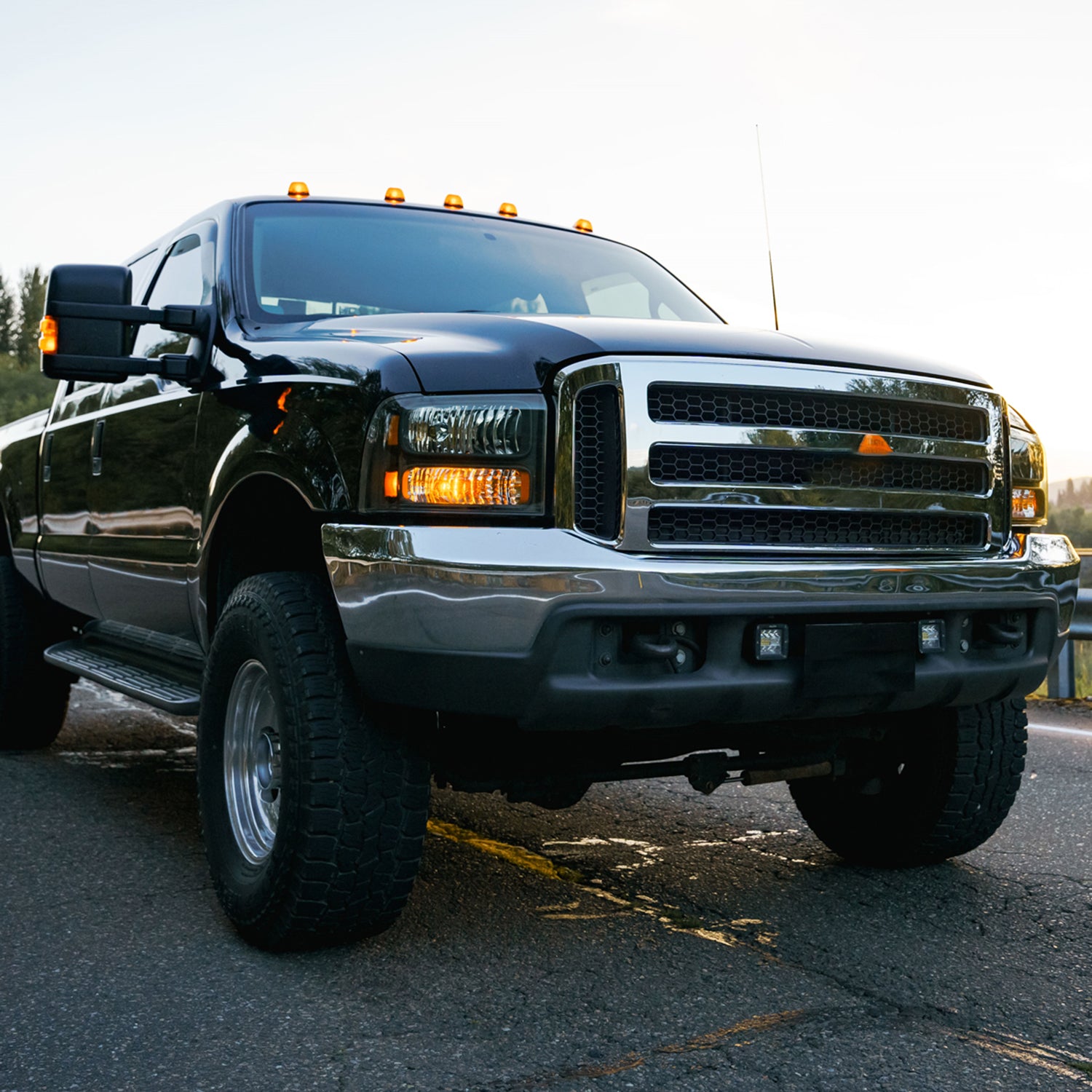 1999-2004 Ford Excursion/F-250/350/450/550 Crystal Headlights Matt Black/Clear
