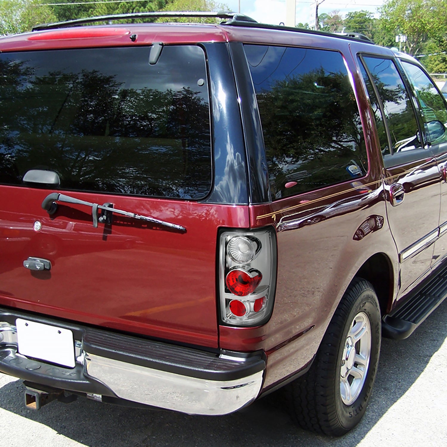 1997-2002 Ford Expedition Tail Lights Chrome Housing/Clear Lens