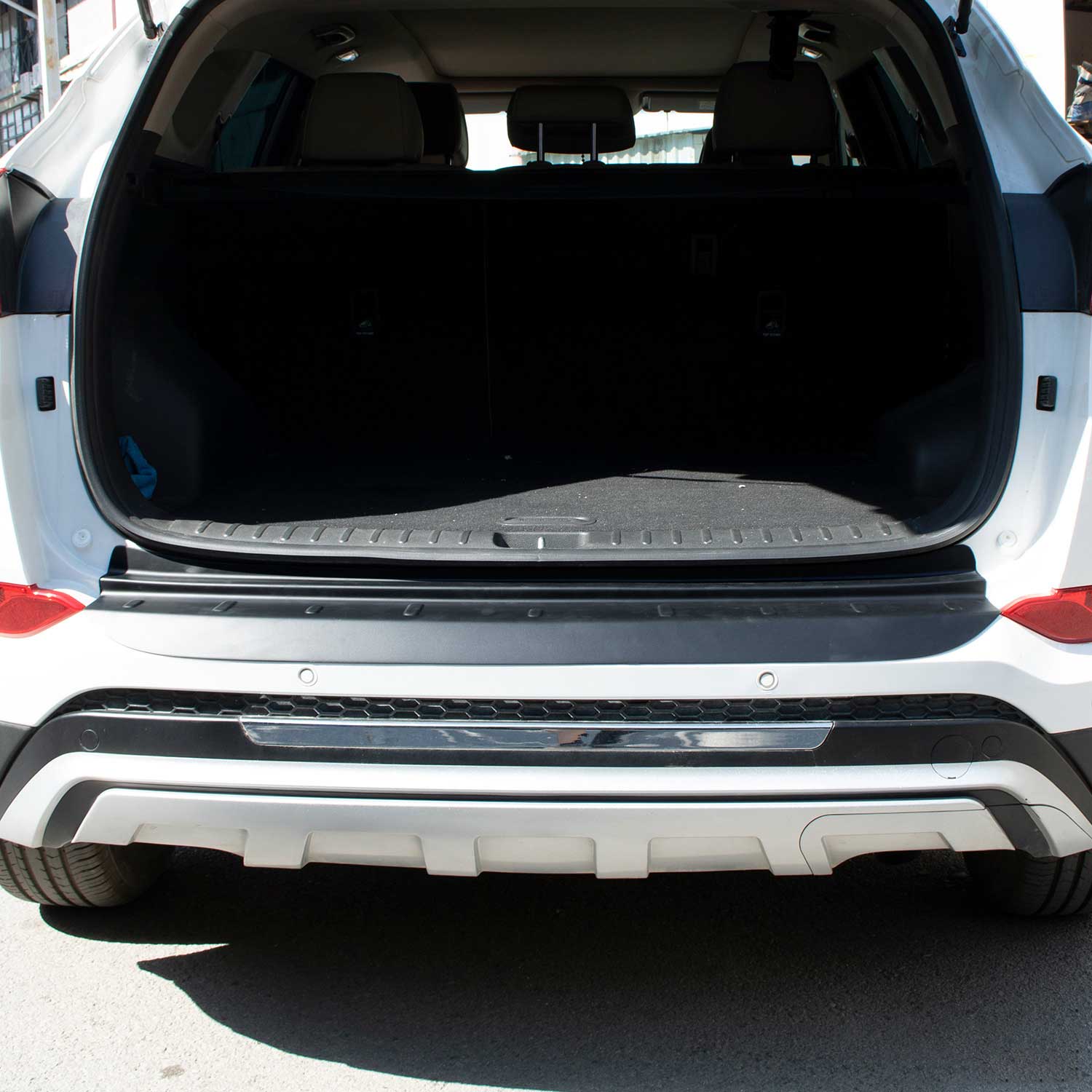 2016-2018 Hyundai Tucson Rear Bumper Guard Plastic Black