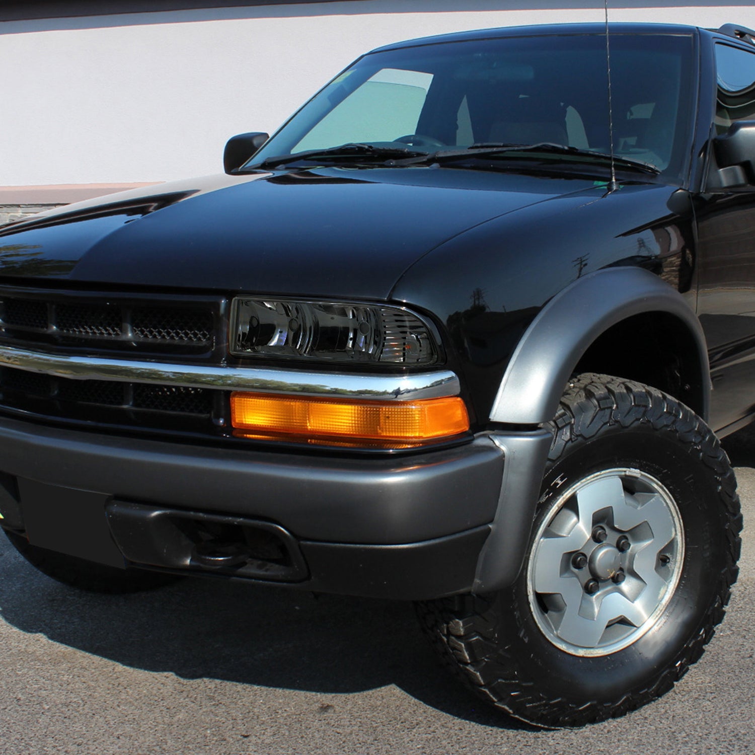1998-2004 Chevy S10/Blazer Factory Style Headlights Chrome/Smoke Lens
