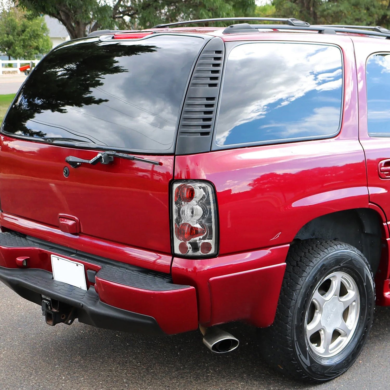 2000-2006 Chevy GMC Tahoe/Yukon/Suburban Tail Lights Chrome/Clear Lens