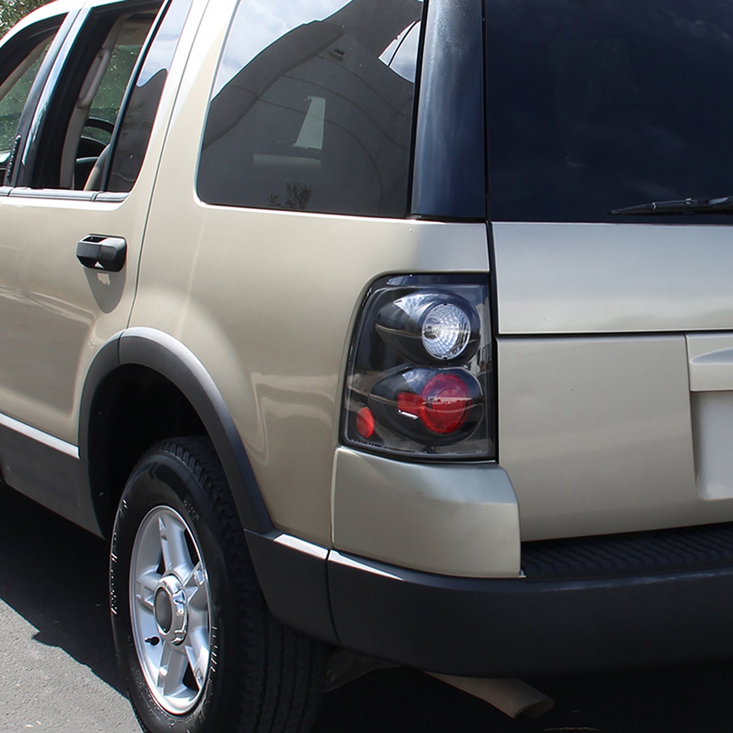 2002-2005 Ford Explorer Tail Lights Matte Black Housing/Clear Lens