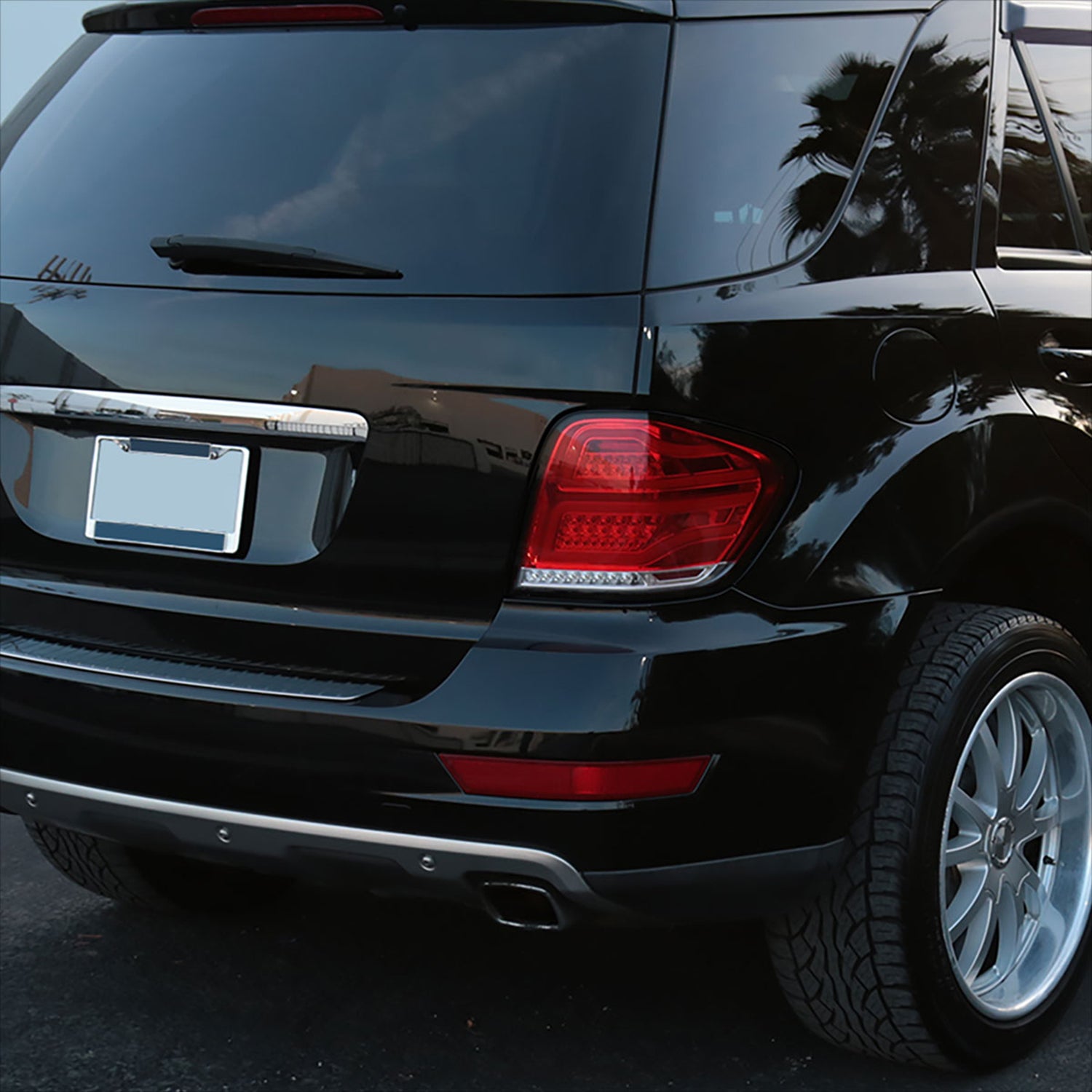 2006-2011 Mercedes Benz W164 ML Class LED Tail Lights Chrome/Red Lens