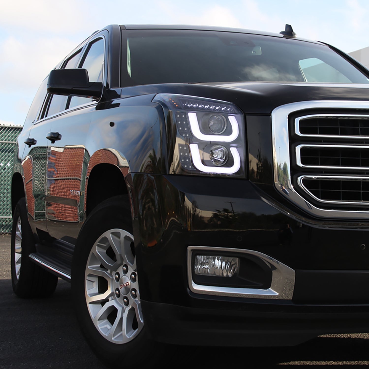 2015-2020 GMC Yukon/Yukon XL LED U-Bar Headlights LED Signal Lights Black