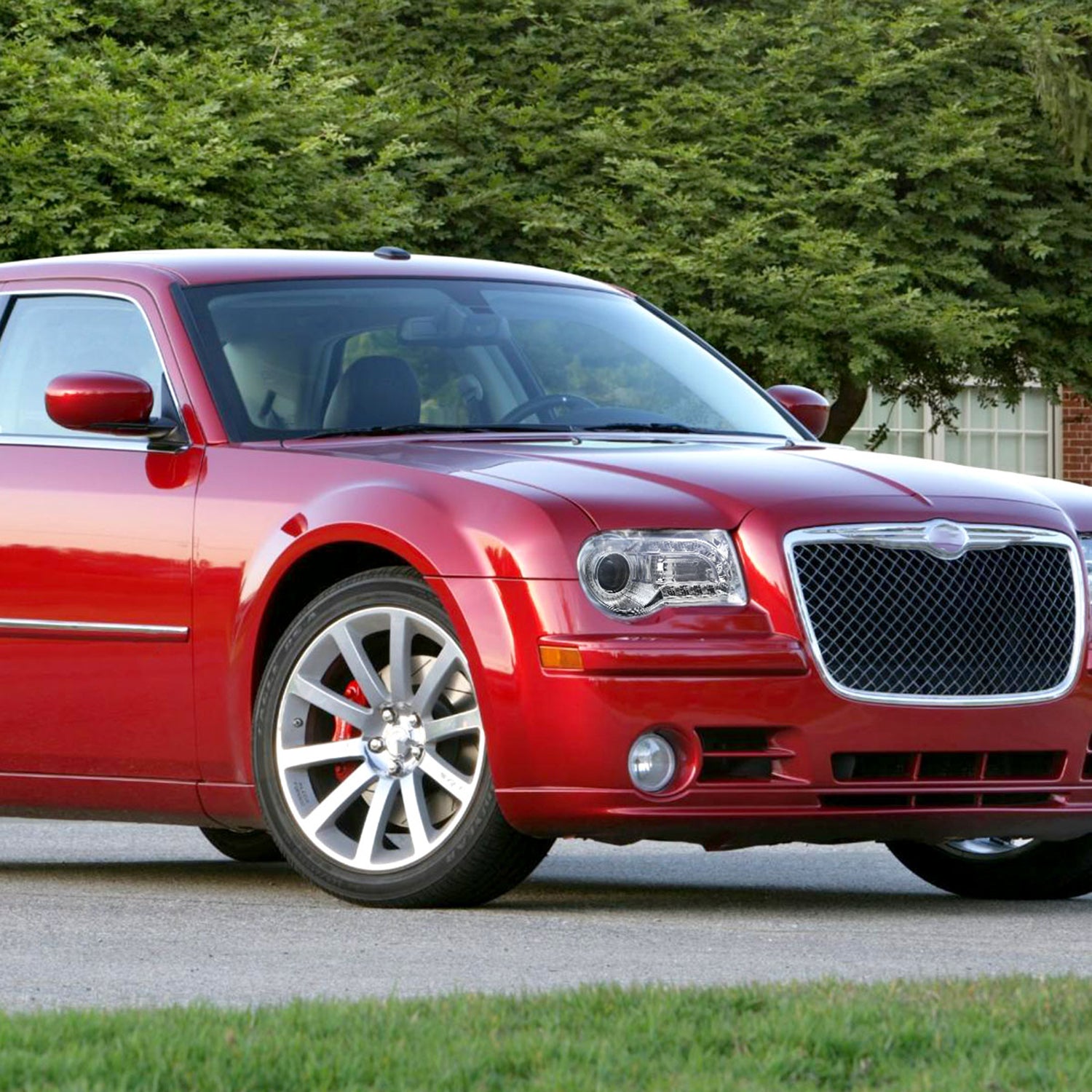 2005-2010 Chrysler 300 Projector Headlights w/ LED Light Strip Chrome/Clear