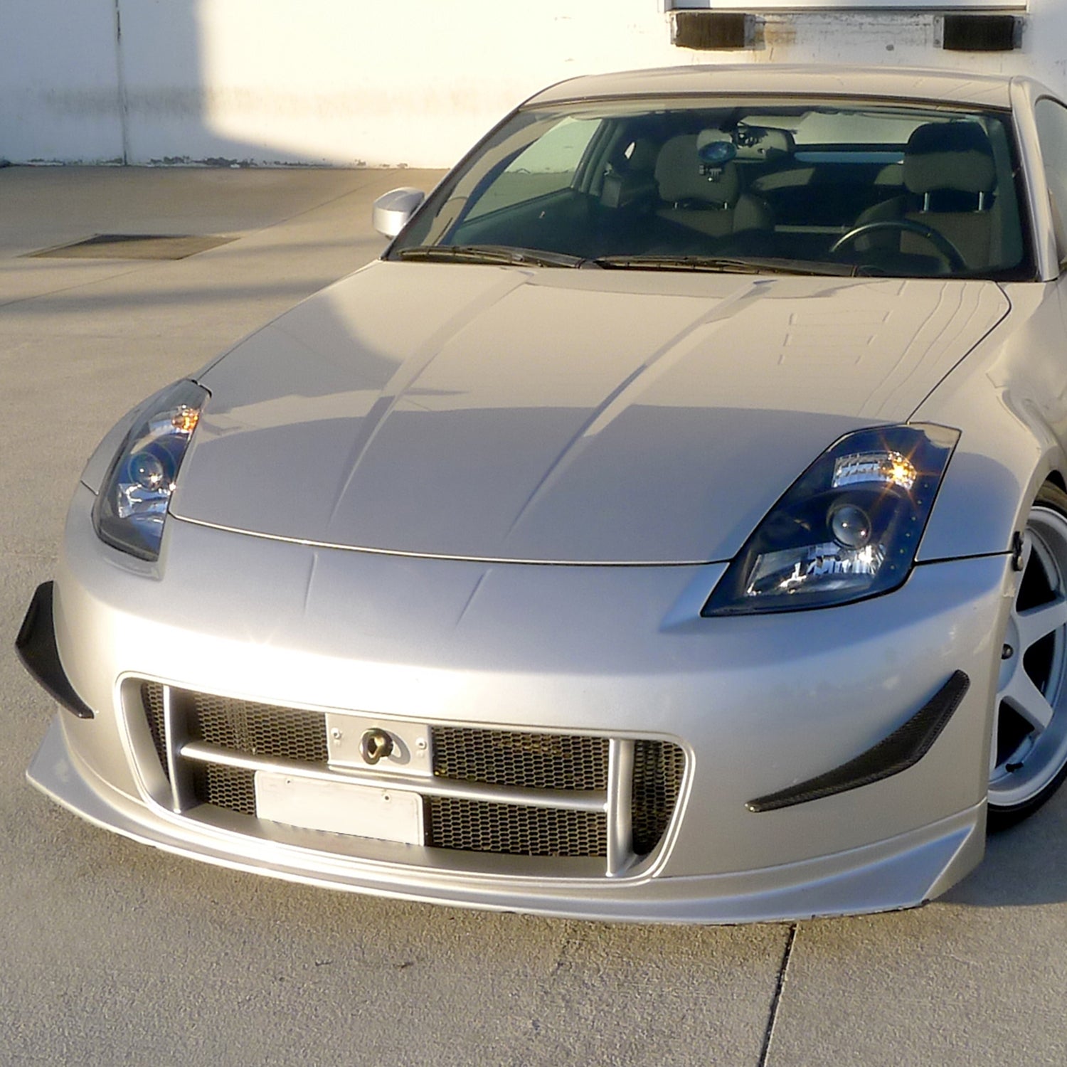 2003-2005 Nissan 350Z Projector Headlights Matte Black Housing/Clear Lens