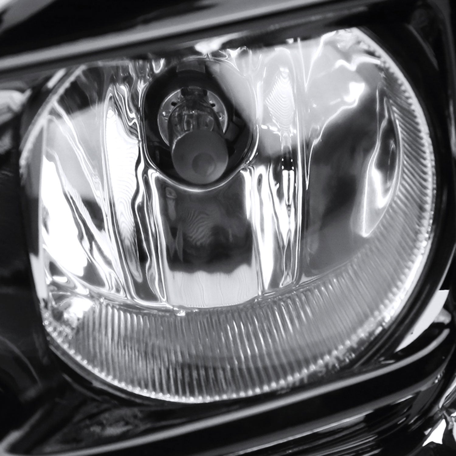 2018-2019 Toyota Sienna 12V/55W H11 Fog Lights Kit Chrome Housing/Clear Lens