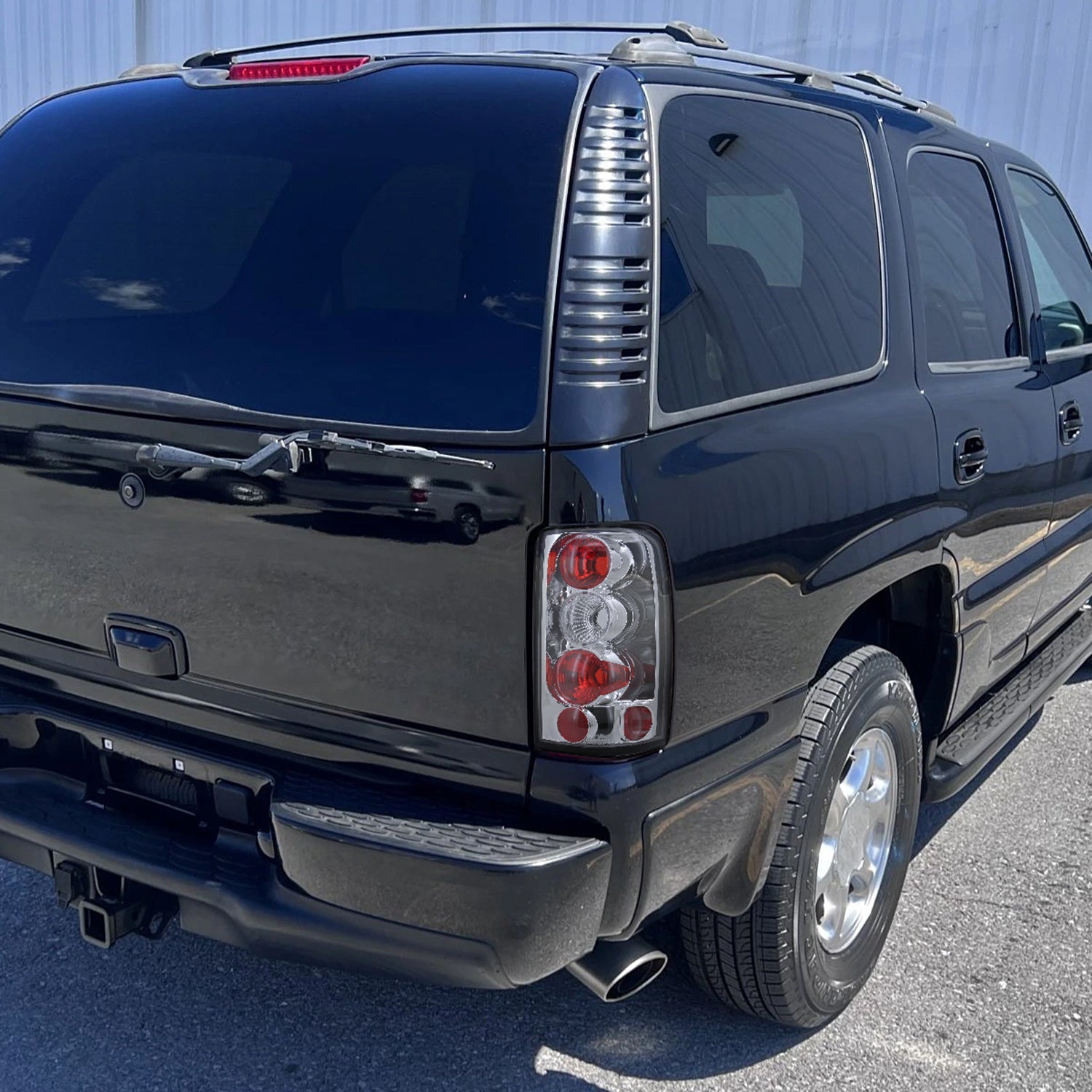 2000-2006 Chevy GMC Tahoe/Yukon/Suburban Tail Lights Chrome/Clear Lens